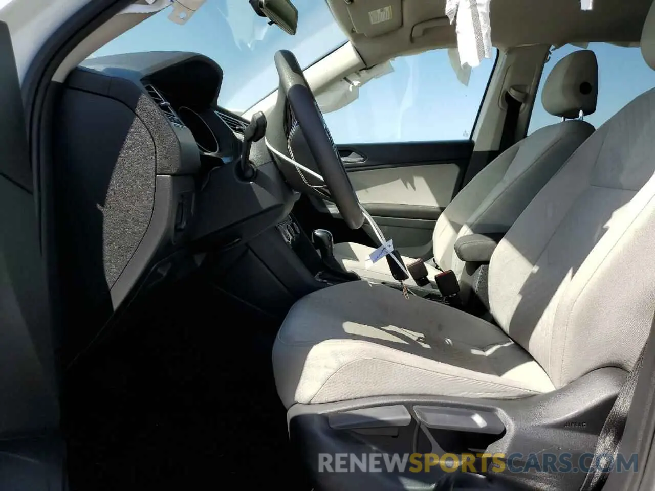 7 fotografías del automóvil dañado 3VV0B7AX0KM200859 VOLKSWAGEN TIGUAN 2019