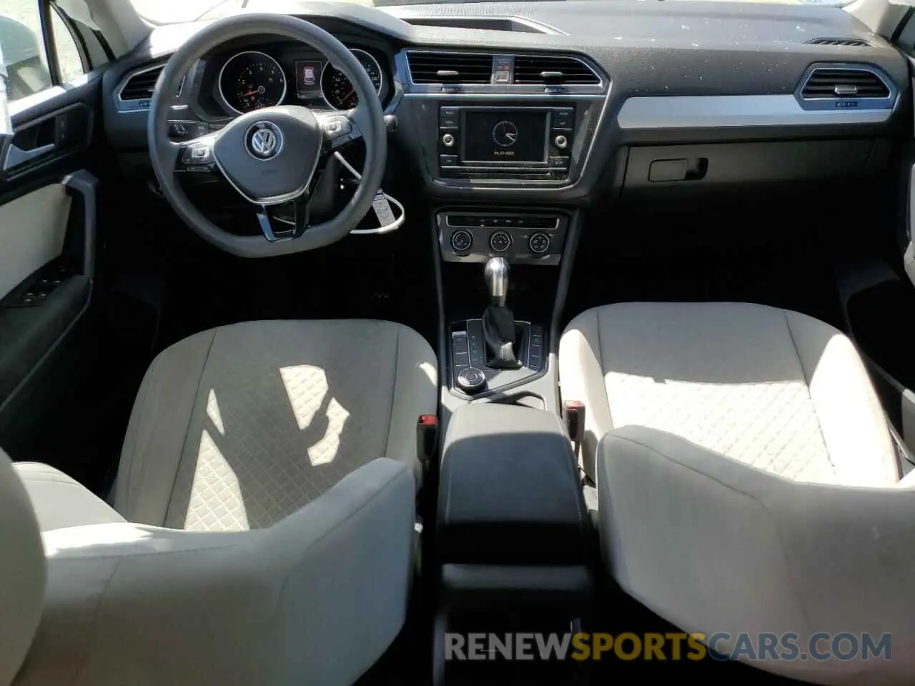8 fotografías del automóvil dañado 3VV0B7AX0KM200859 VOLKSWAGEN TIGUAN 2019