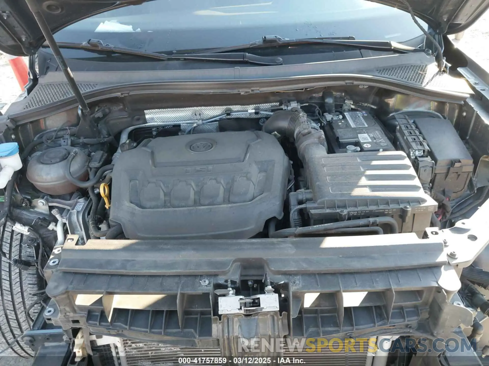 10 fotografías del automóvil dañado 3VV0B7AX1KM059932 VOLKSWAGEN TIGUAN 2019