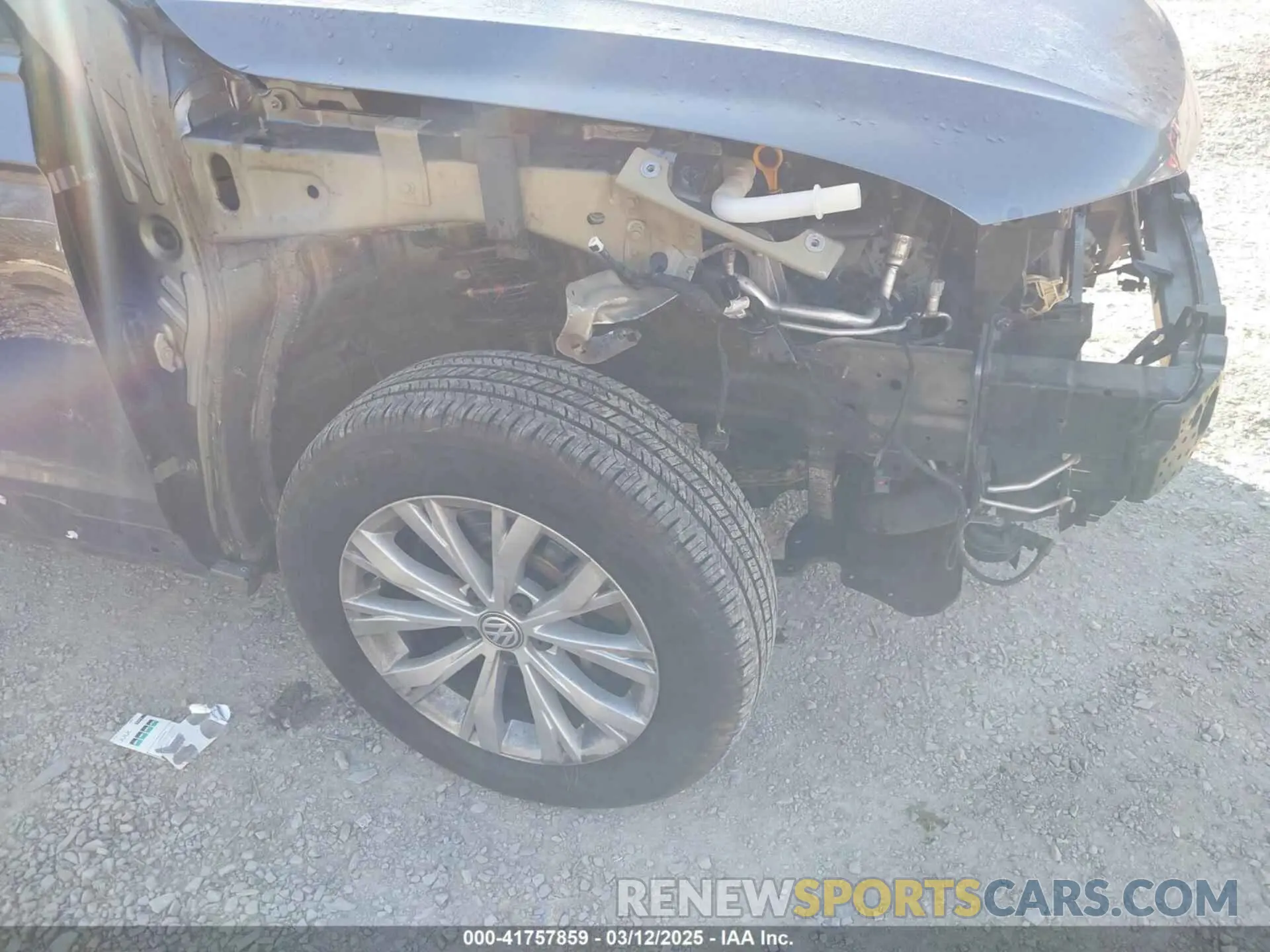 18 fotografías del automóvil dañado 3VV0B7AX1KM059932 VOLKSWAGEN TIGUAN 2019