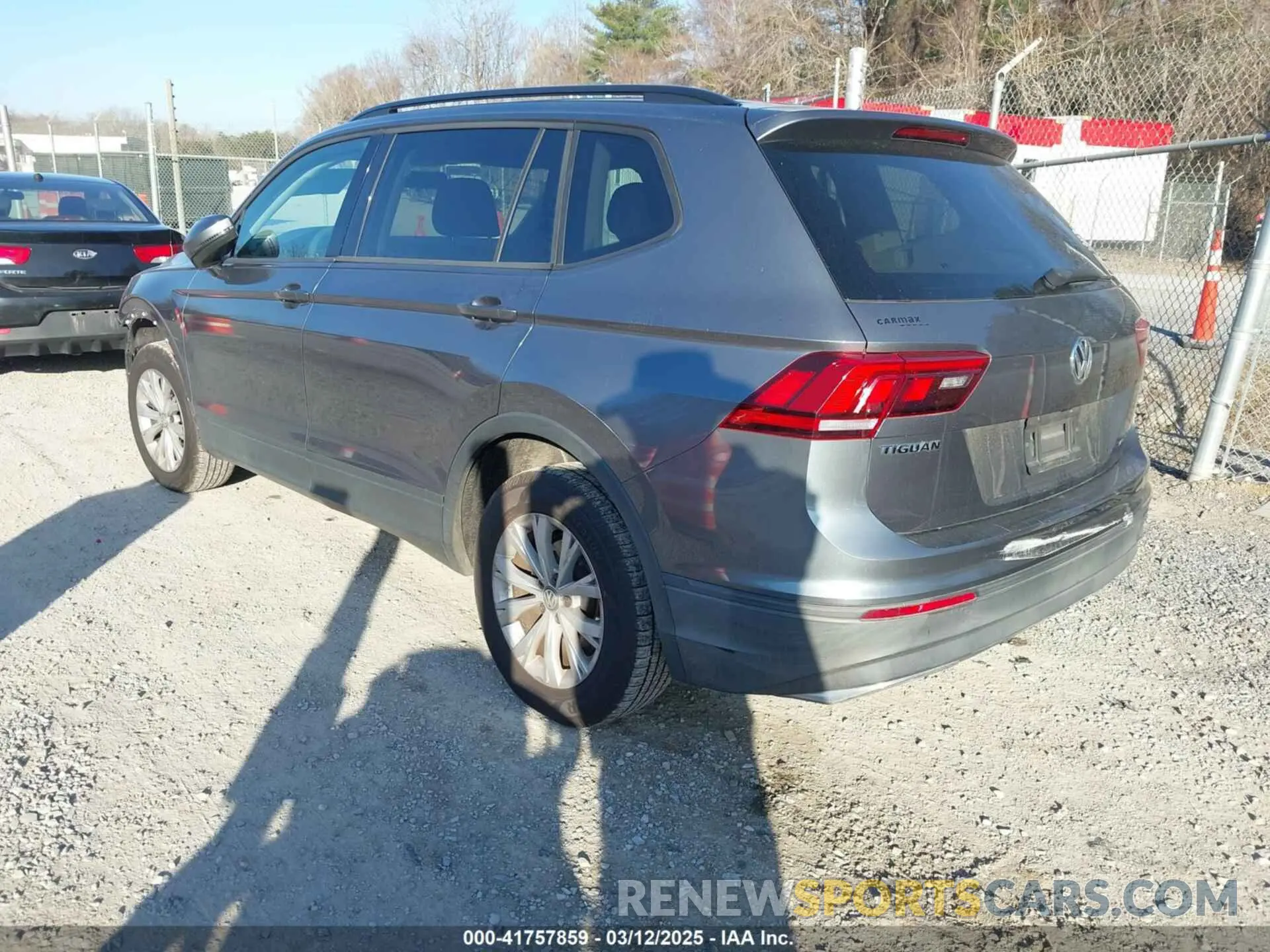 3 fotografías del automóvil dañado 3VV0B7AX1KM059932 VOLKSWAGEN TIGUAN 2019