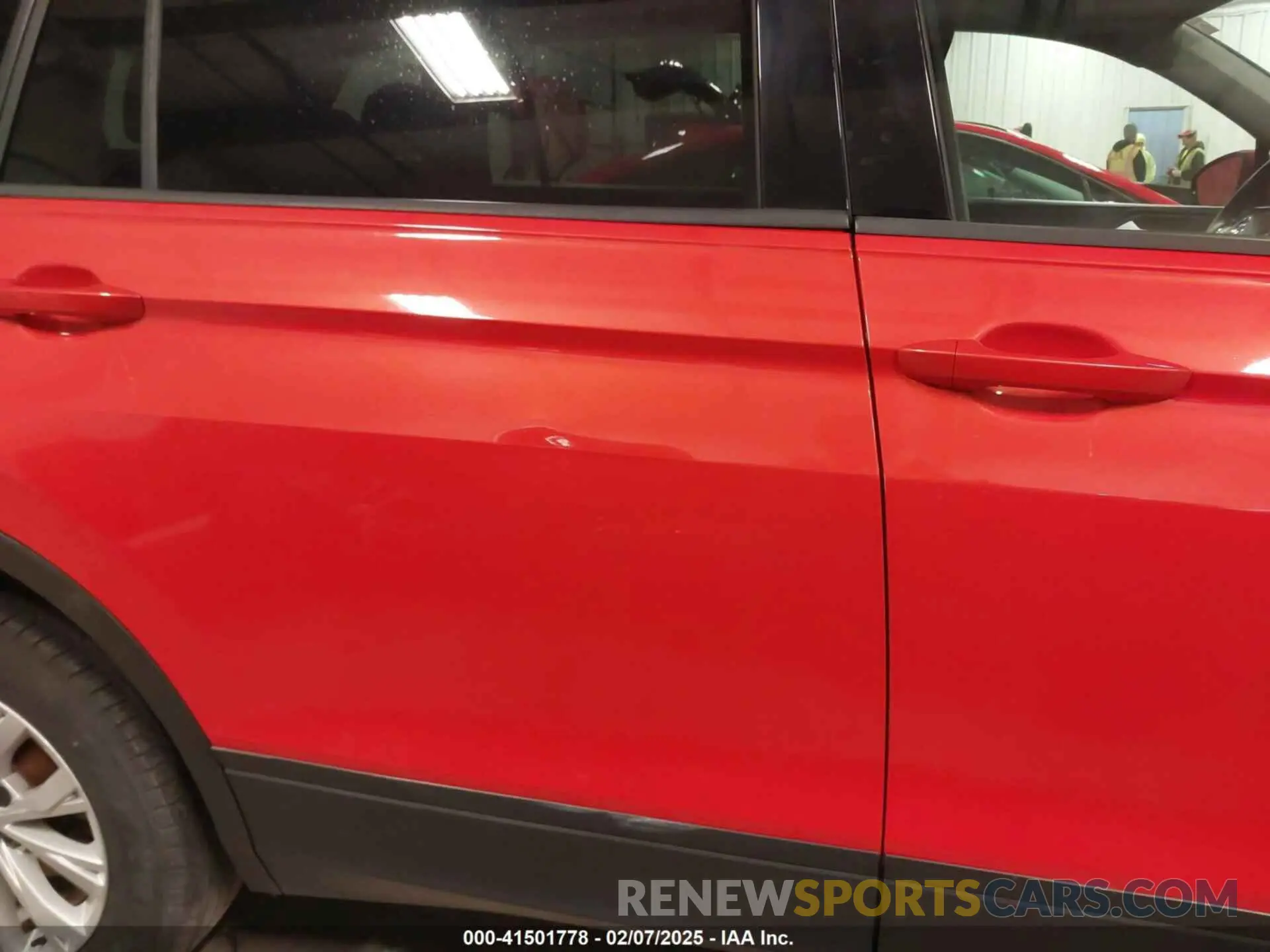 17 fotografías del automóvil dañado 3VV0B7AX3KM075498 VOLKSWAGEN TIGUAN 2019