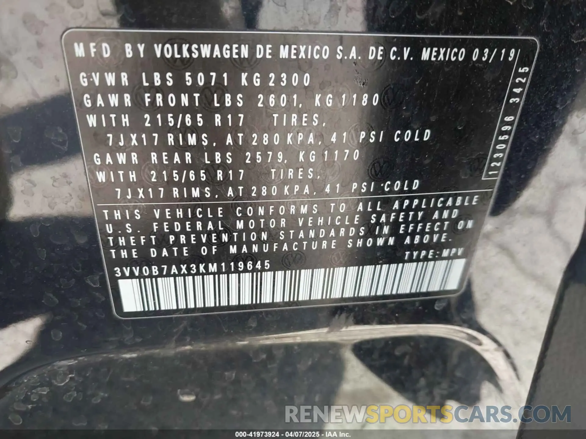 9 fotografías del automóvil dañado 3VV0B7AX3KM119645 VOLKSWAGEN TIGUAN 2019