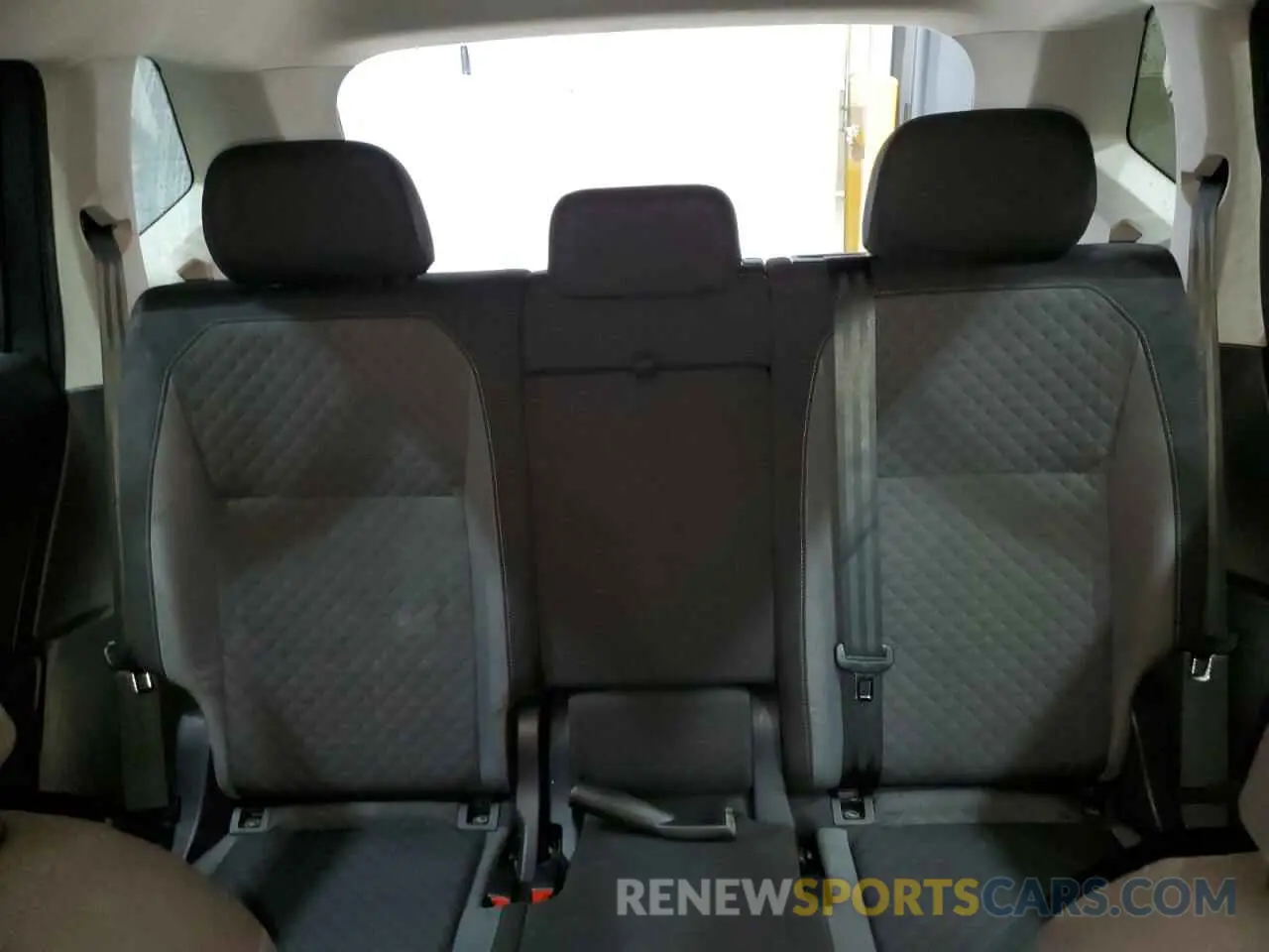 10 fotografías del automóvil dañado 3VV0B7AX4KM026679 VOLKSWAGEN TIGUAN 2019