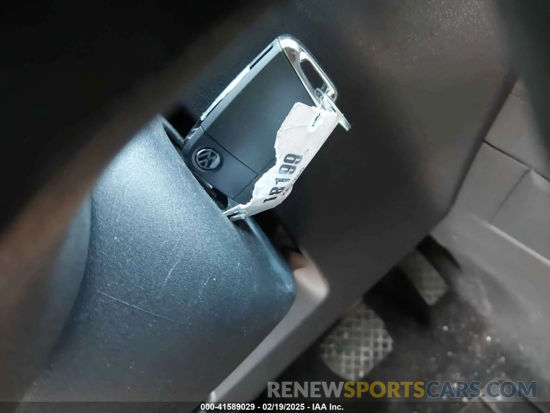 11 fotografías del automóvil dañado 3VV0B7AX6KM195490 VOLKSWAGEN TIGUAN 2019