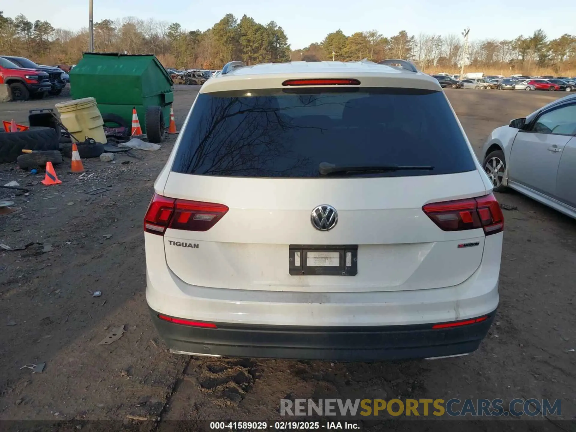 16 fotografías del automóvil dañado 3VV0B7AX6KM195490 VOLKSWAGEN TIGUAN 2019