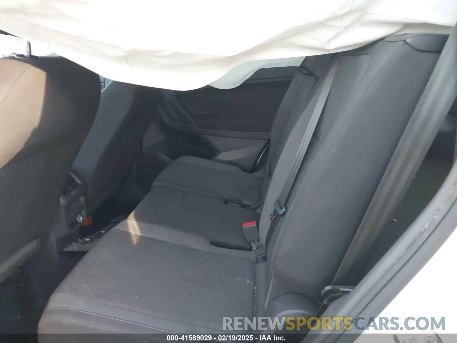 8 fotografías del automóvil dañado 3VV0B7AX6KM195490 VOLKSWAGEN TIGUAN 2019