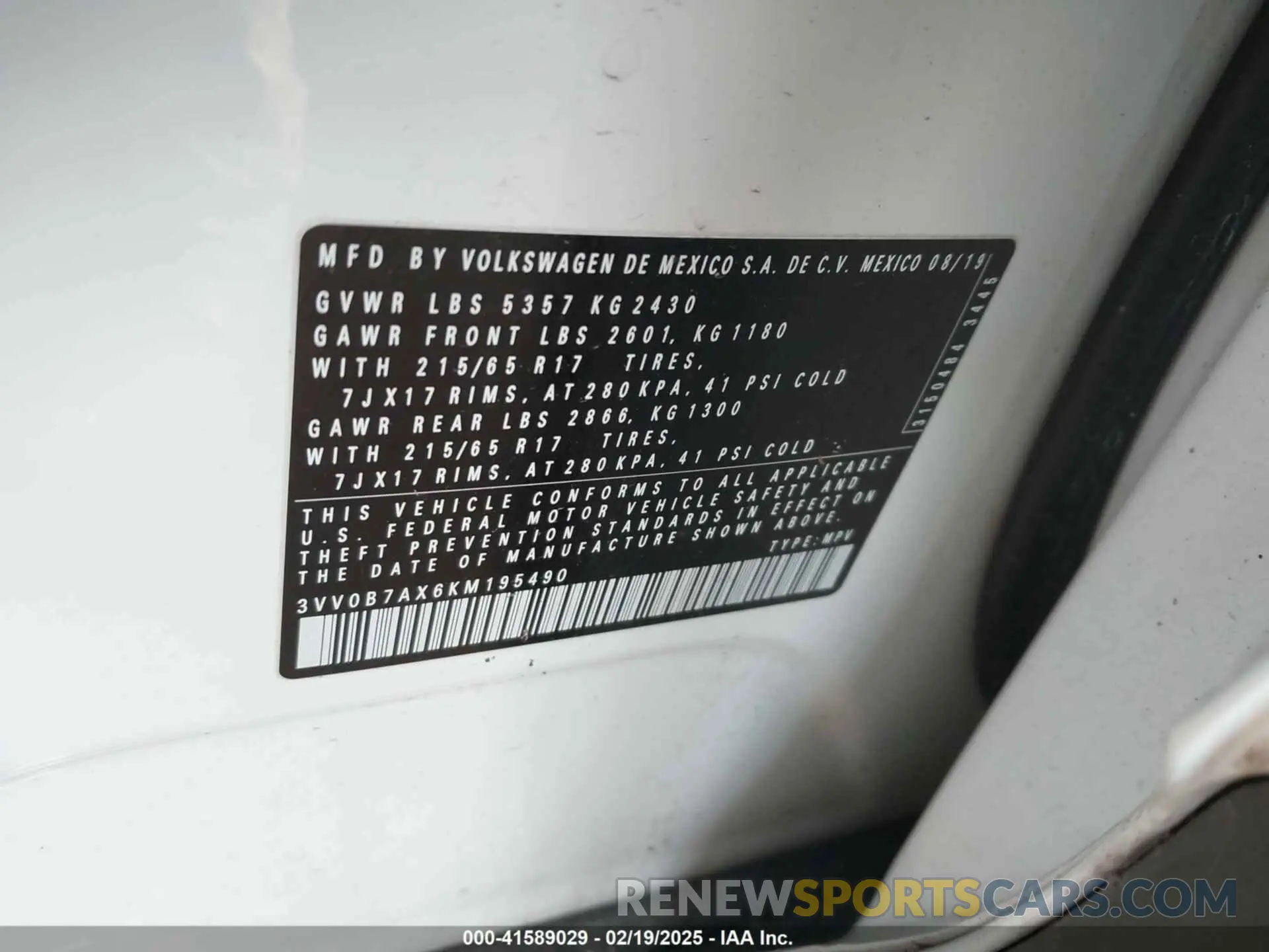 9 fotografías del automóvil dañado 3VV0B7AX6KM195490 VOLKSWAGEN TIGUAN 2019