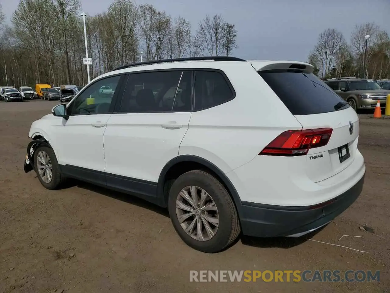 2 fotografías del automóvil dañado 3VV0B7AX7KM106090 VOLKSWAGEN TIGUAN 2019