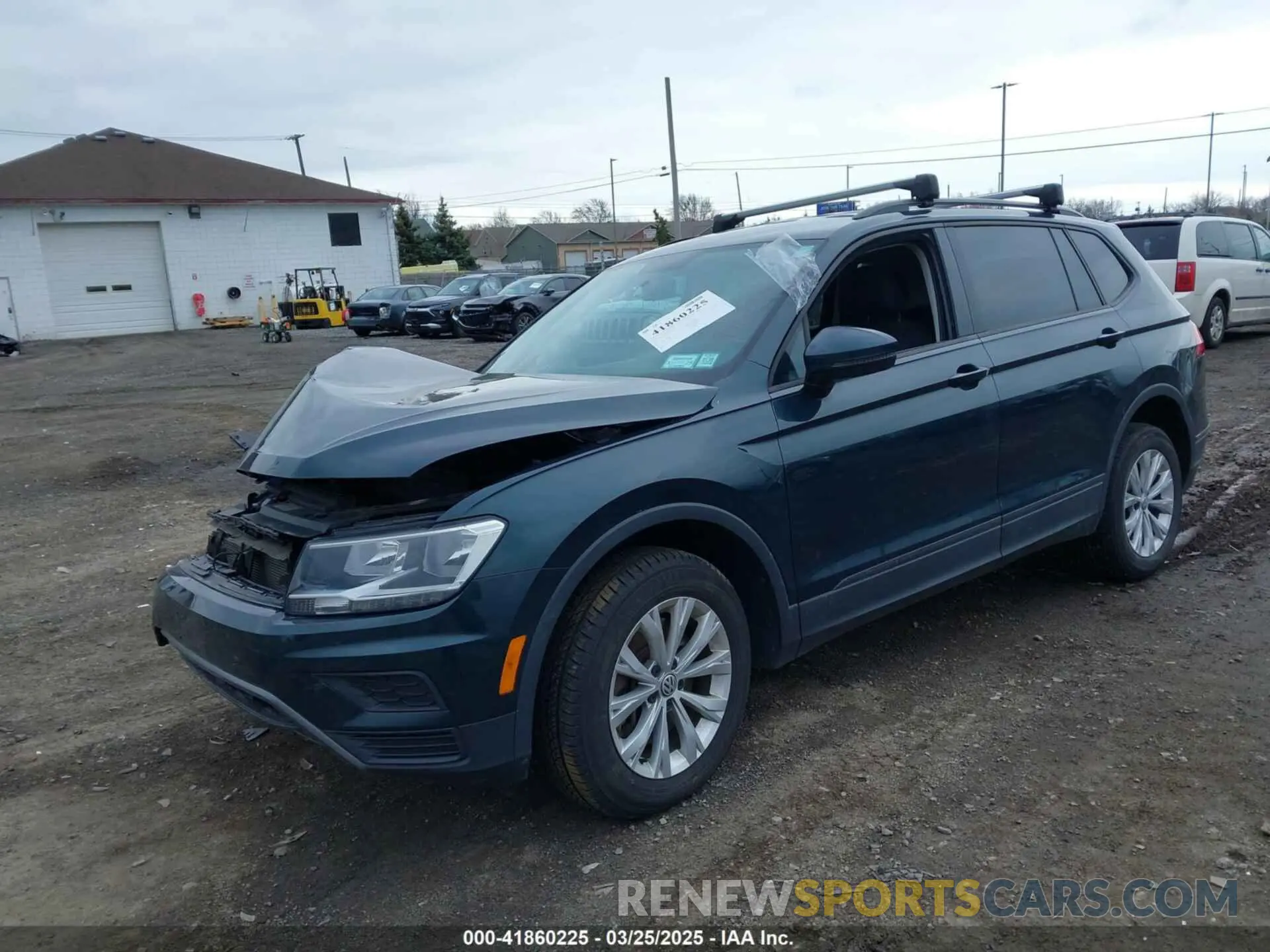 2 fotografías del automóvil dañado 3VV0B7AX8KM178139 VOLKSWAGEN TIGUAN 2019