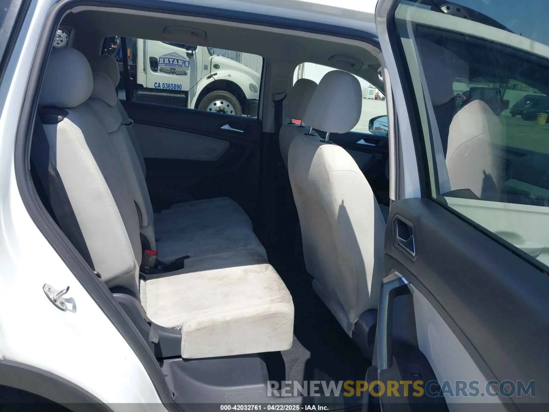 8 fotografías del automóvil dañado 3VV1B7AX1KM101407 VOLKSWAGEN TIGUAN 2019