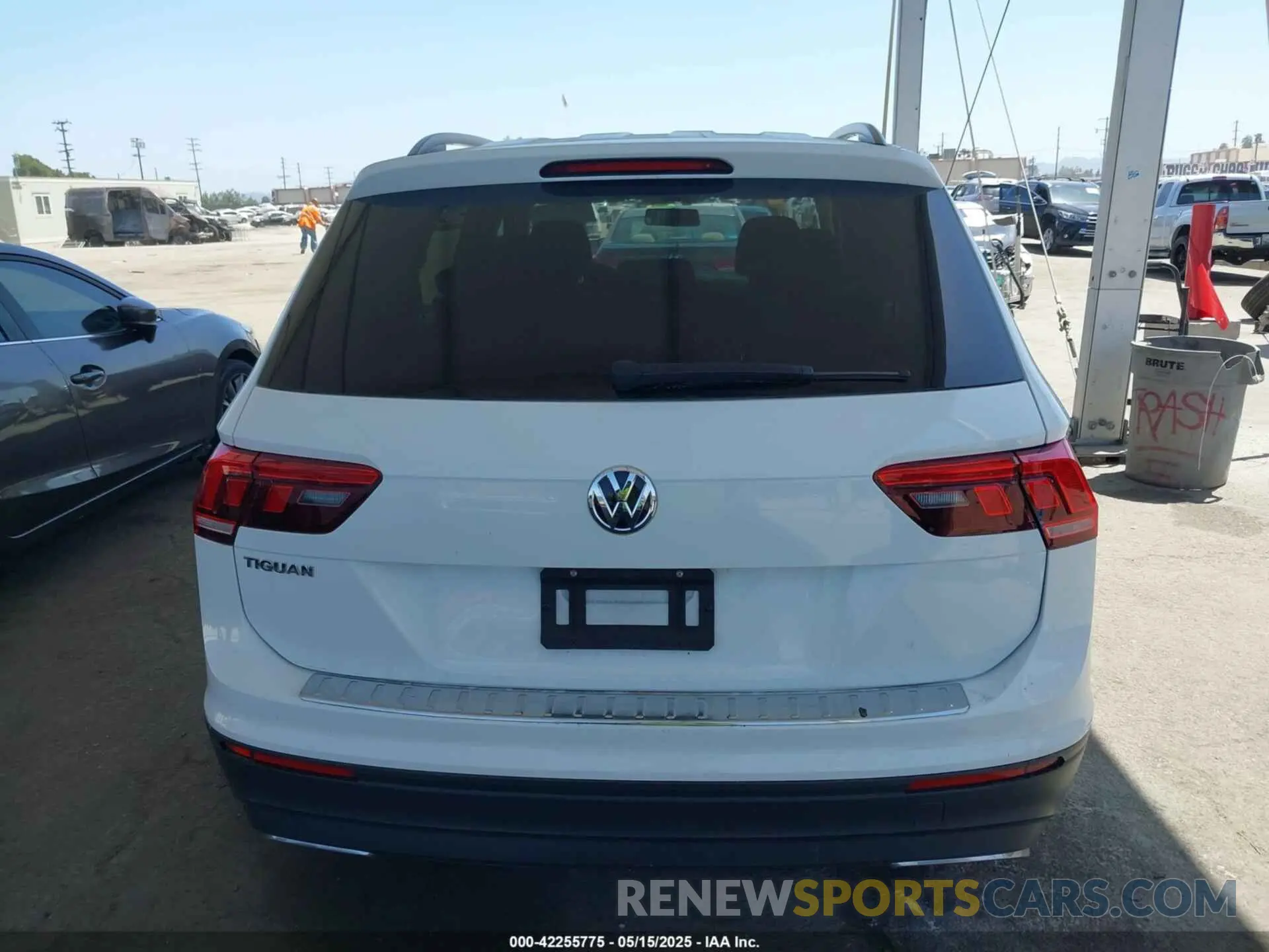 16 fotografías del automóvil dañado 3VV1B7AX2KM176326 VOLKSWAGEN TIGUAN 2019