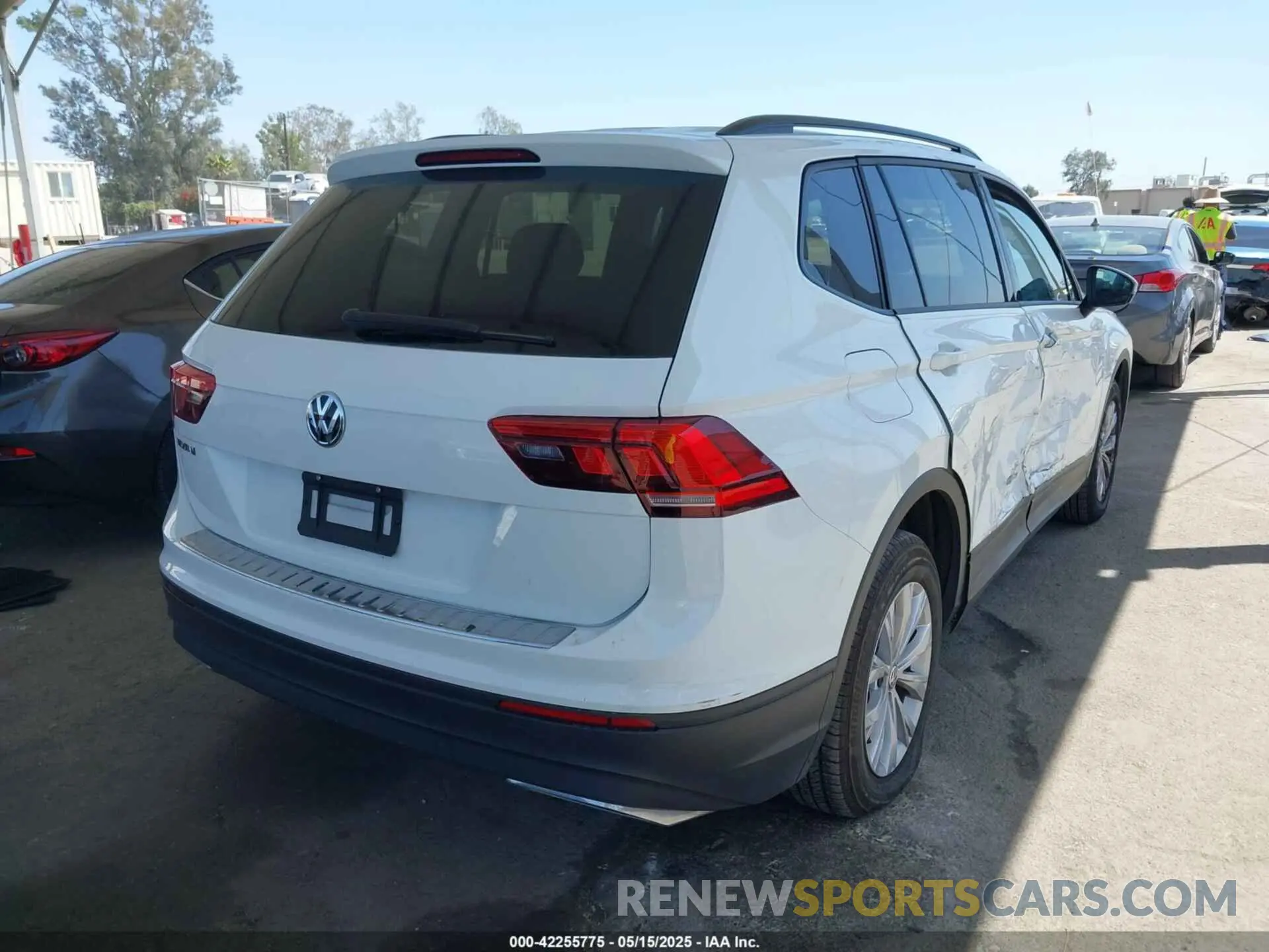 4 fotografías del automóvil dañado 3VV1B7AX2KM176326 VOLKSWAGEN TIGUAN 2019