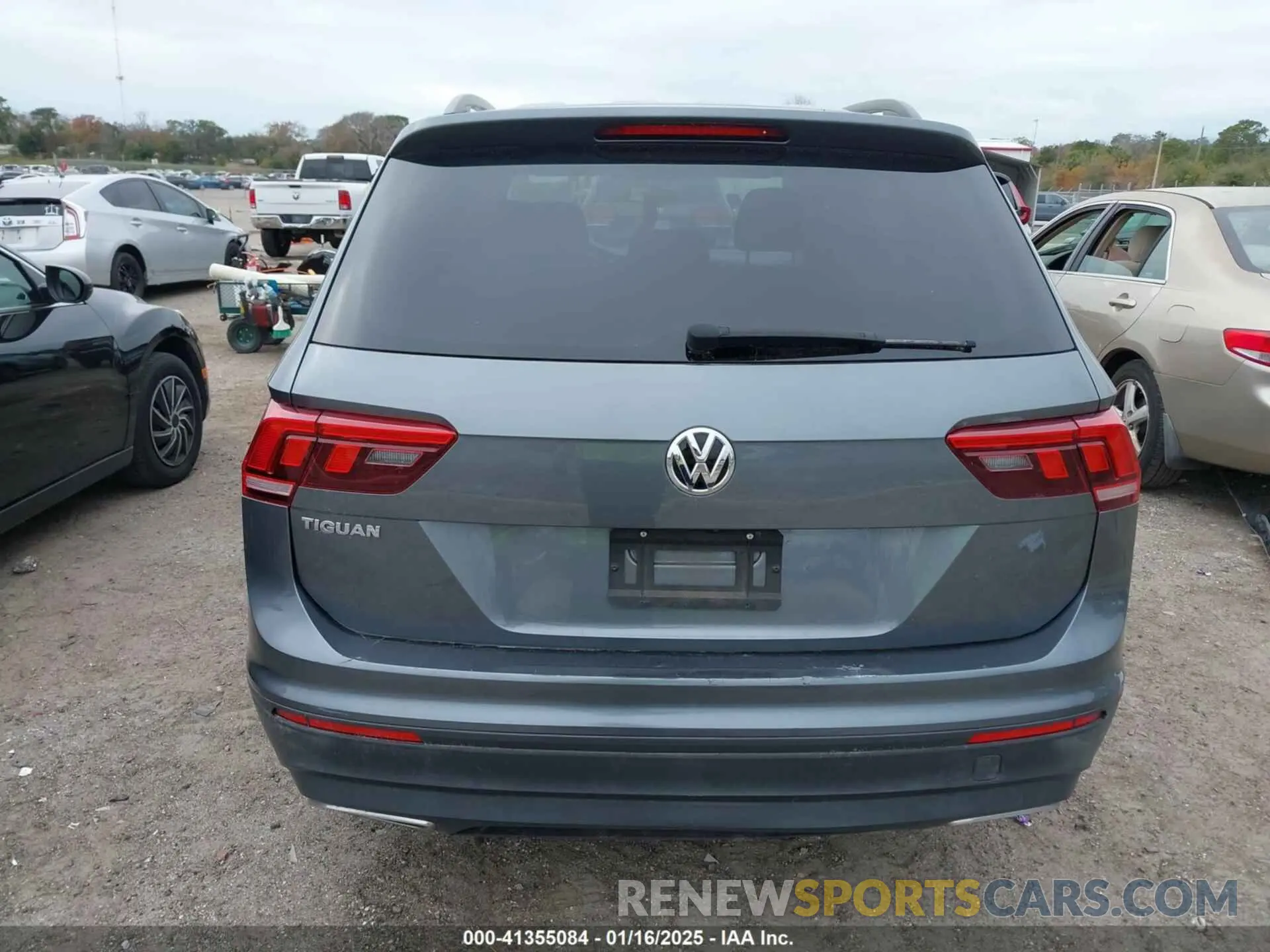 16 fotografías del automóvil dañado 3VV1B7AX3KM047494 VOLKSWAGEN TIGUAN 2019