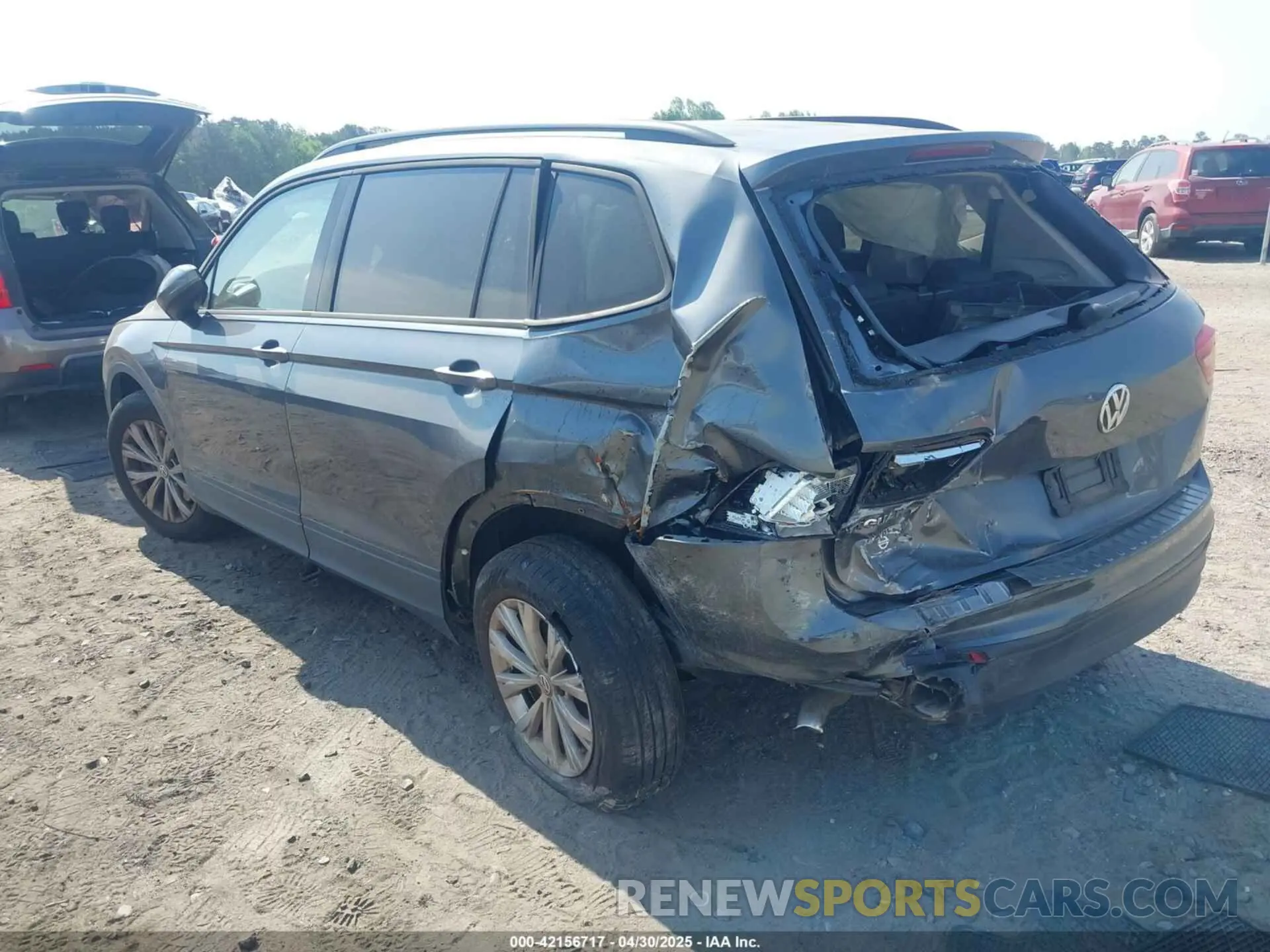 3 fotografías del automóvil dañado 3VV1B7AX4KM085980 VOLKSWAGEN TIGUAN 2019