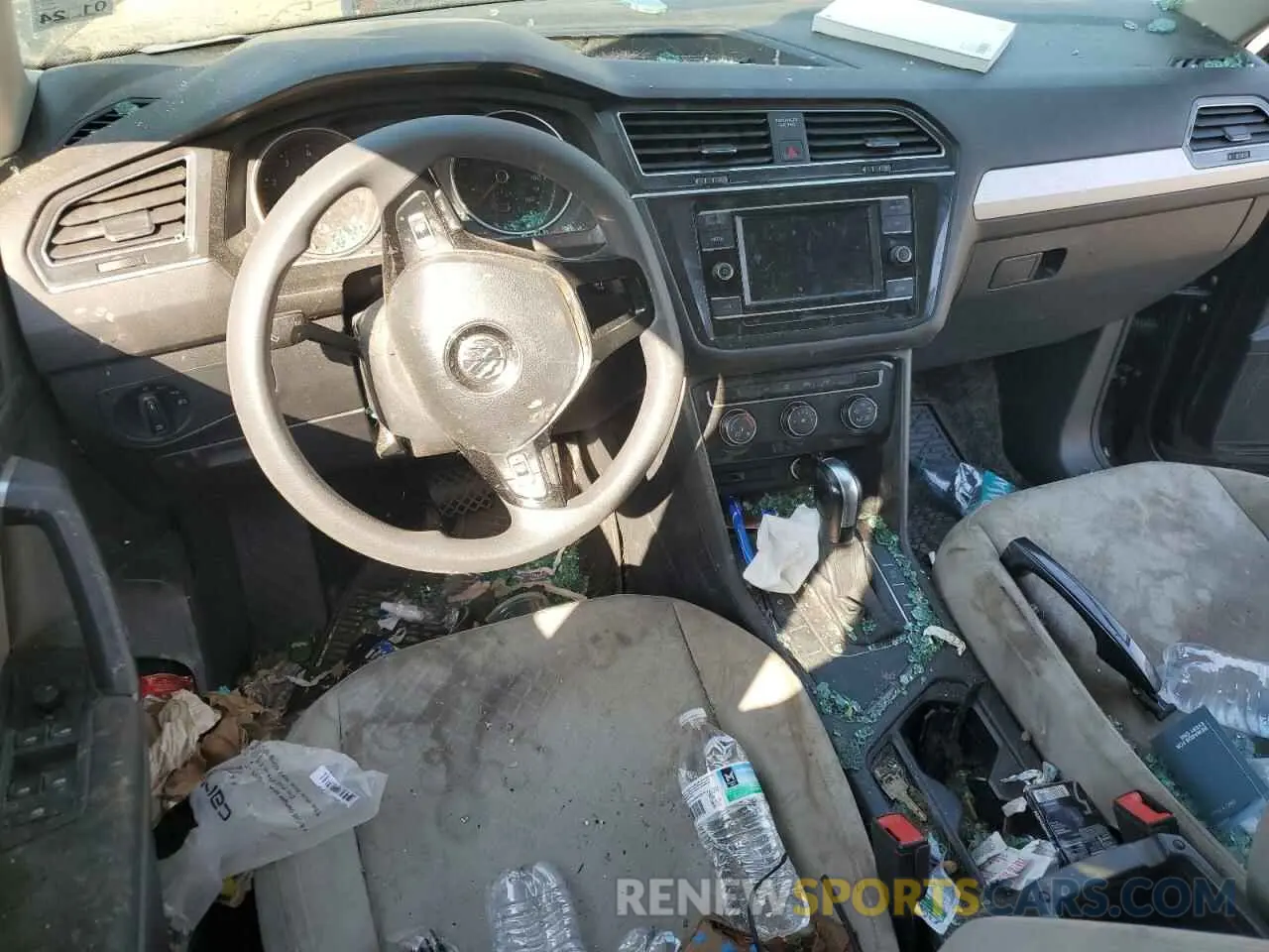 8 fotografías del automóvil dañado 3VV1B7AX9KM055163 VOLKSWAGEN TIGUAN 2019