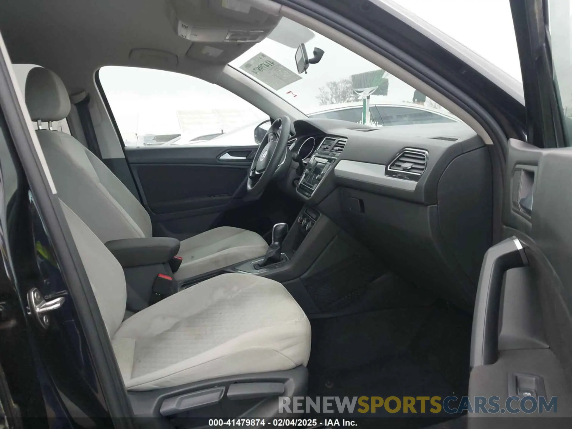 5 fotografías del automóvil dañado 3VV1B7AX9KM186397 VOLKSWAGEN TIGUAN 2019