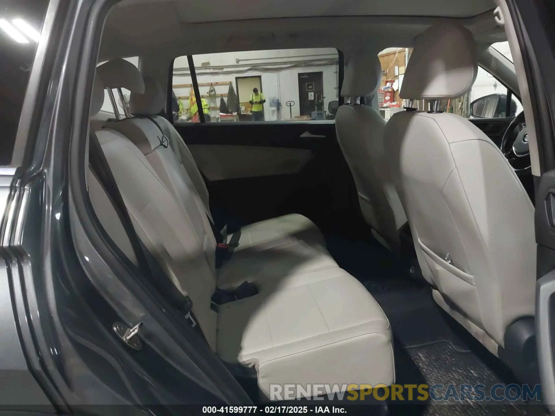 8 fotografías del automóvil dañado 3VV2B7AX0KM098259 VOLKSWAGEN TIGUAN 2019