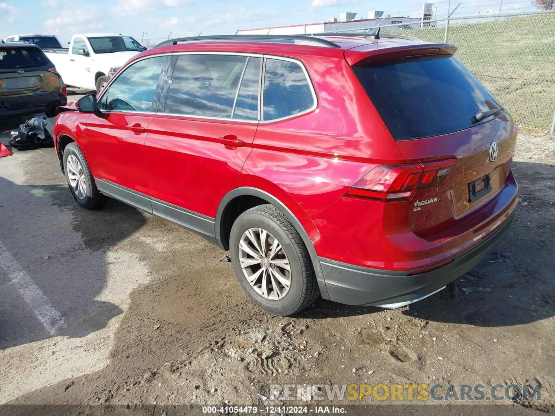 3 fotografías del automóvil dañado 3VV2B7AX3KM047161 VOLKSWAGEN TIGUAN 2019