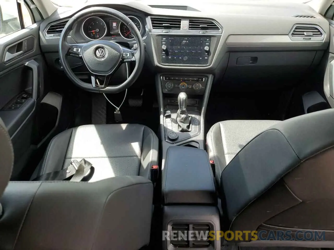 8 fotografías del automóvil dañado 3VV2B7AX4KM142909 VOLKSWAGEN TIGUAN 2019