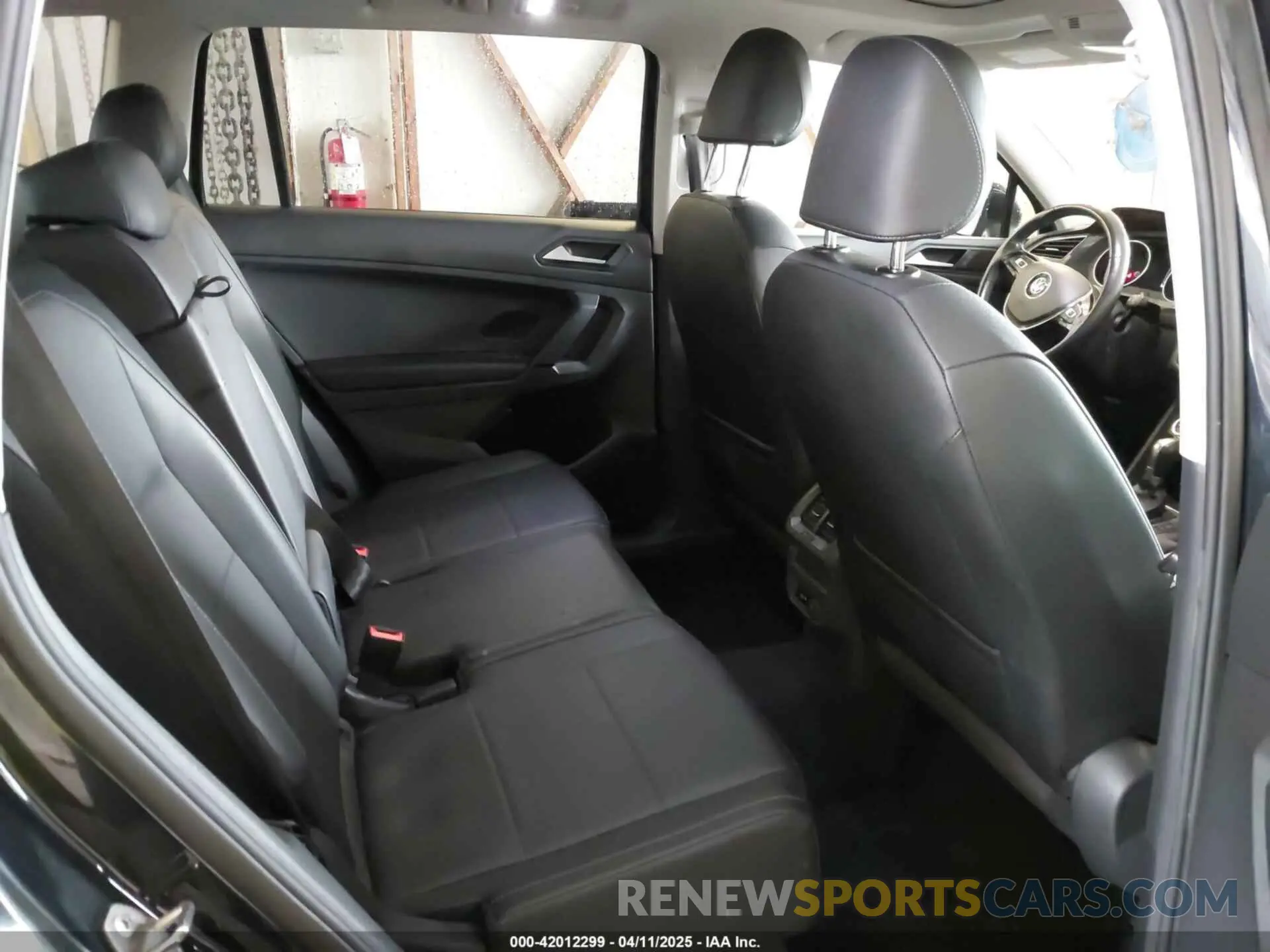 8 fotografías del automóvil dañado 3VV2B7AX5KM074555 VOLKSWAGEN TIGUAN 2019