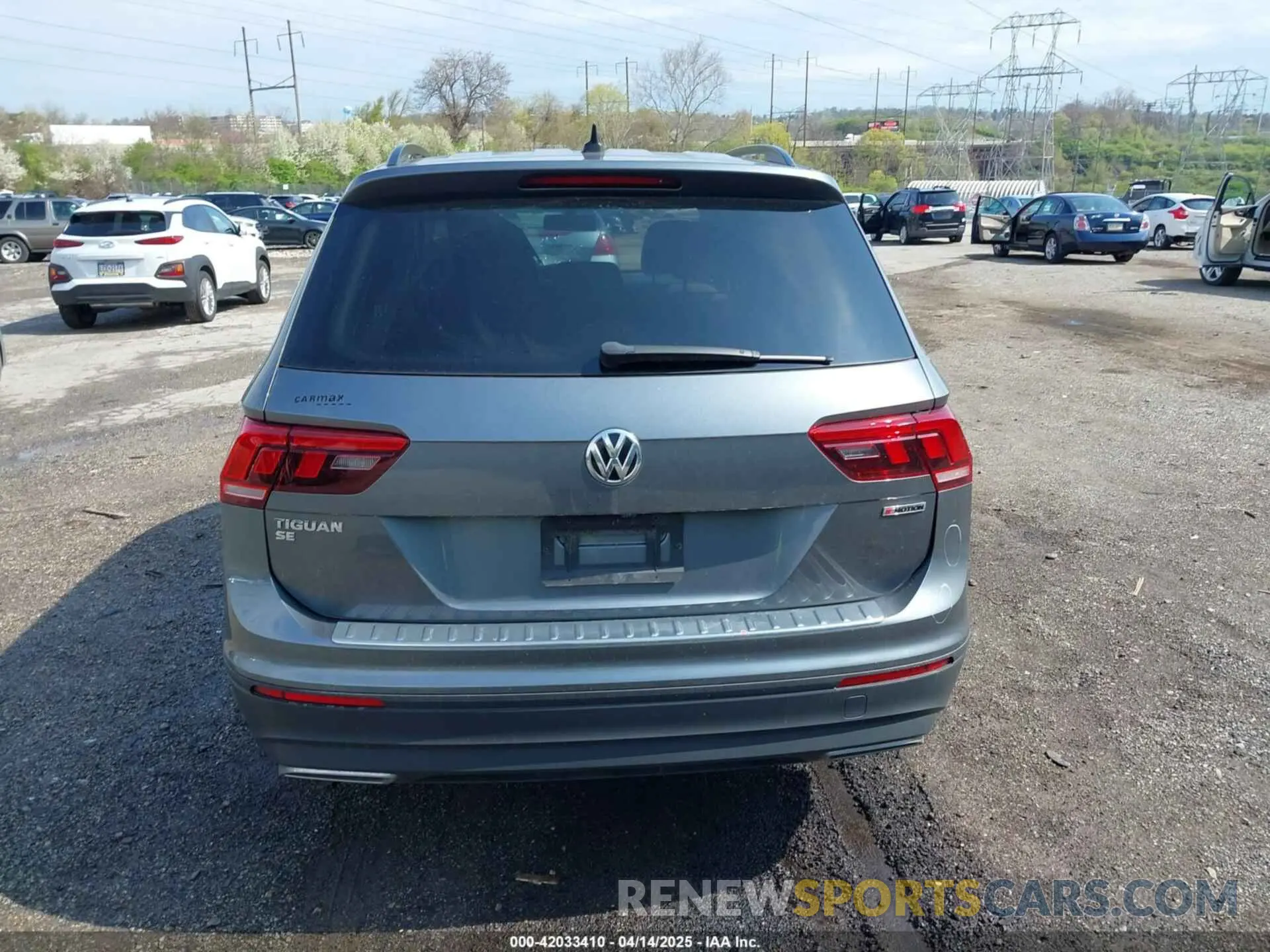 17 fotografías del automóvil dañado 3VV2B7AX5KM198454 VOLKSWAGEN TIGUAN 2019