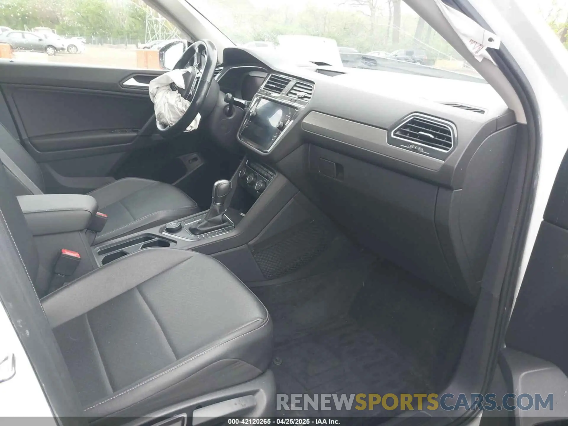 5 fotografías del automóvil dañado 3VV2B7AX6KM041161 VOLKSWAGEN TIGUAN 2019