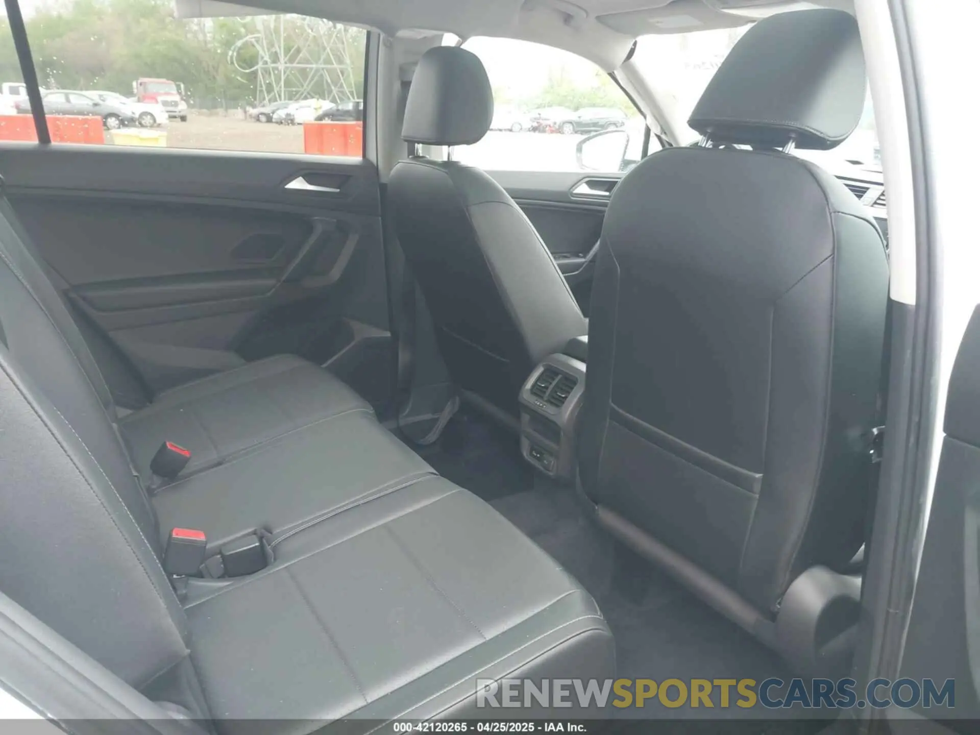 8 fotografías del automóvil dañado 3VV2B7AX6KM041161 VOLKSWAGEN TIGUAN 2019