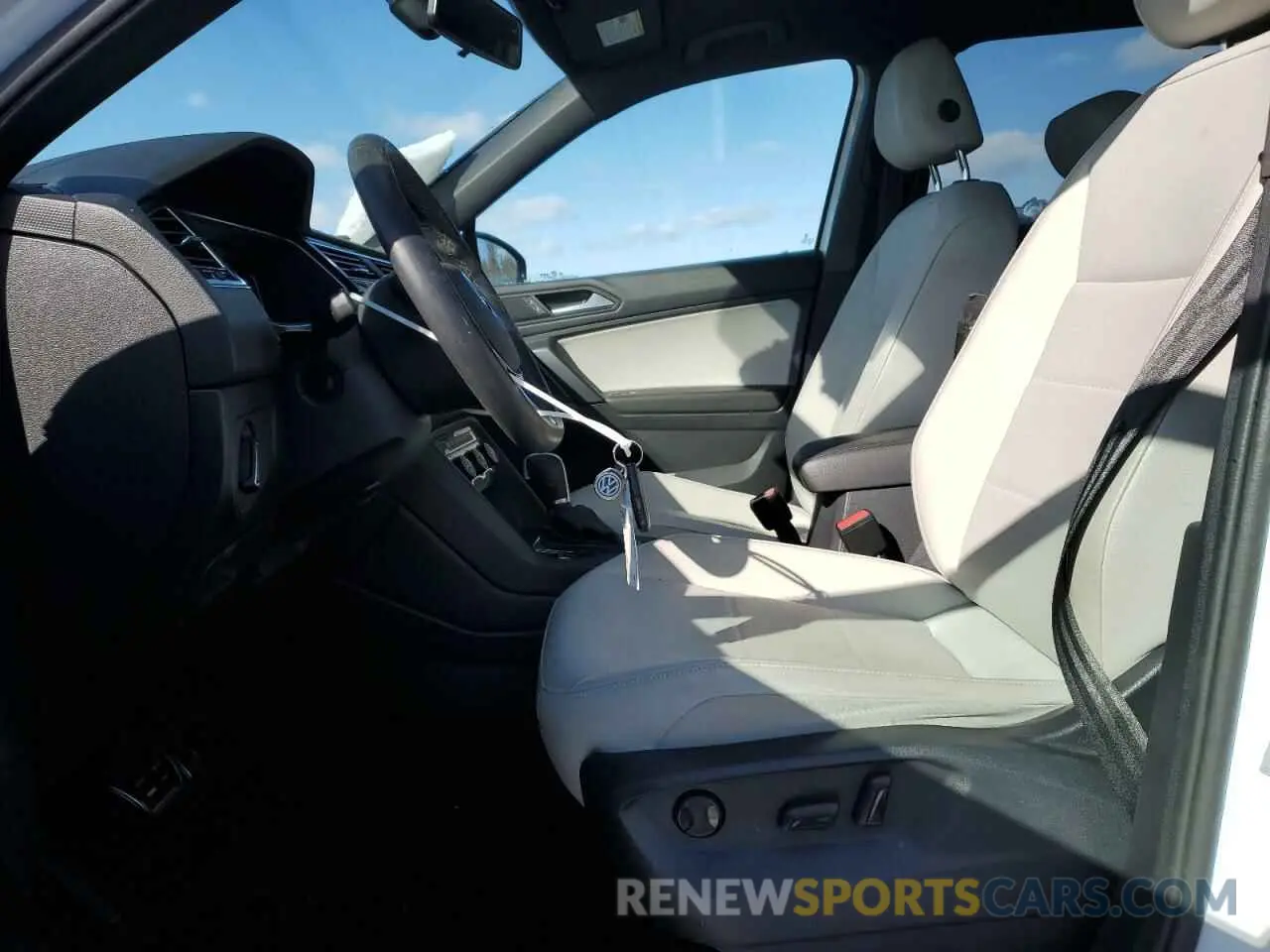 7 fotografías del automóvil dañado 3VV2B7AX6KM179699 VOLKSWAGEN TIGUAN 2019