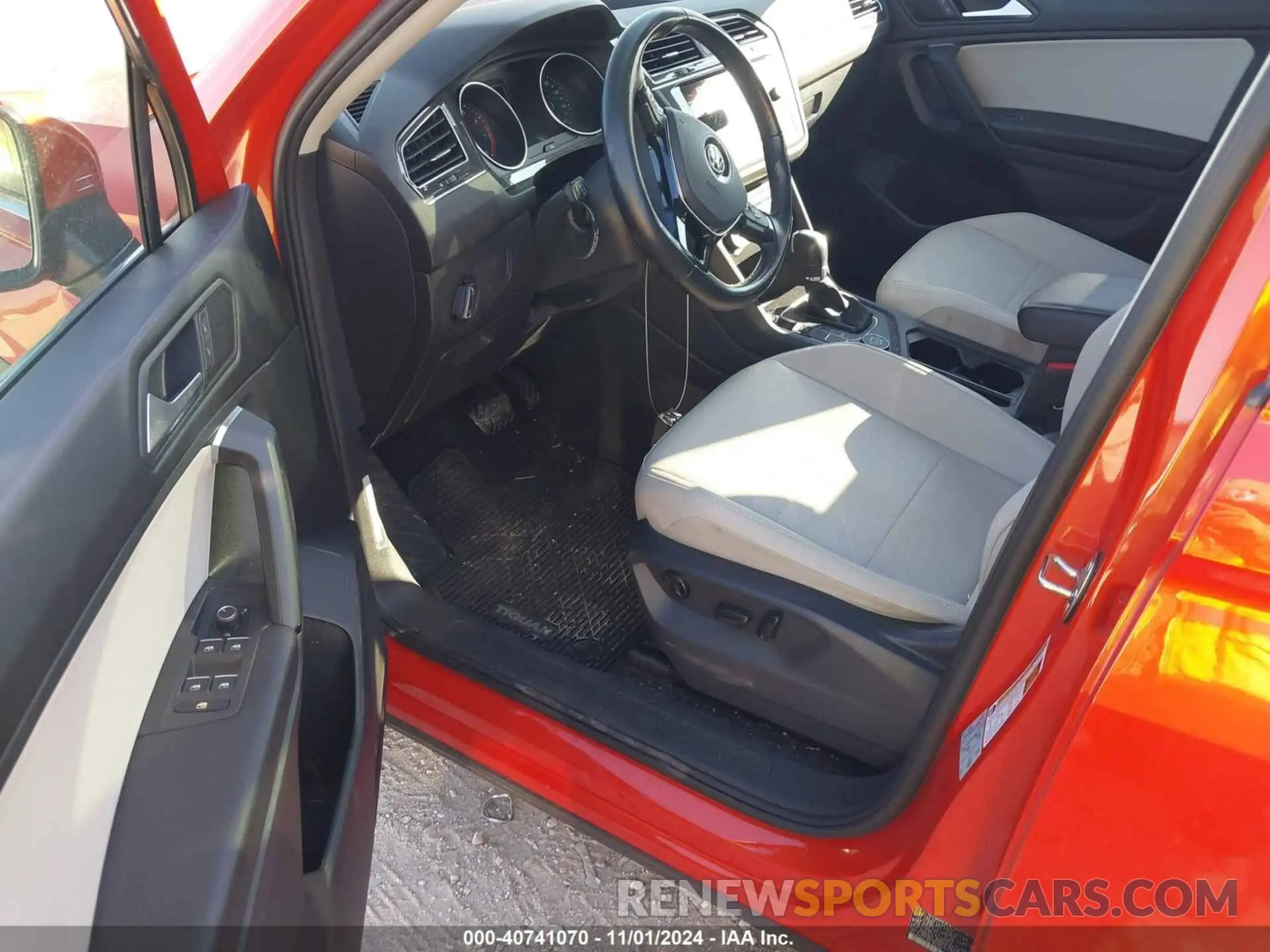 5 fotografías del automóvil dañado 3VV2B7AX7KM108320 VOLKSWAGEN TIGUAN 2019