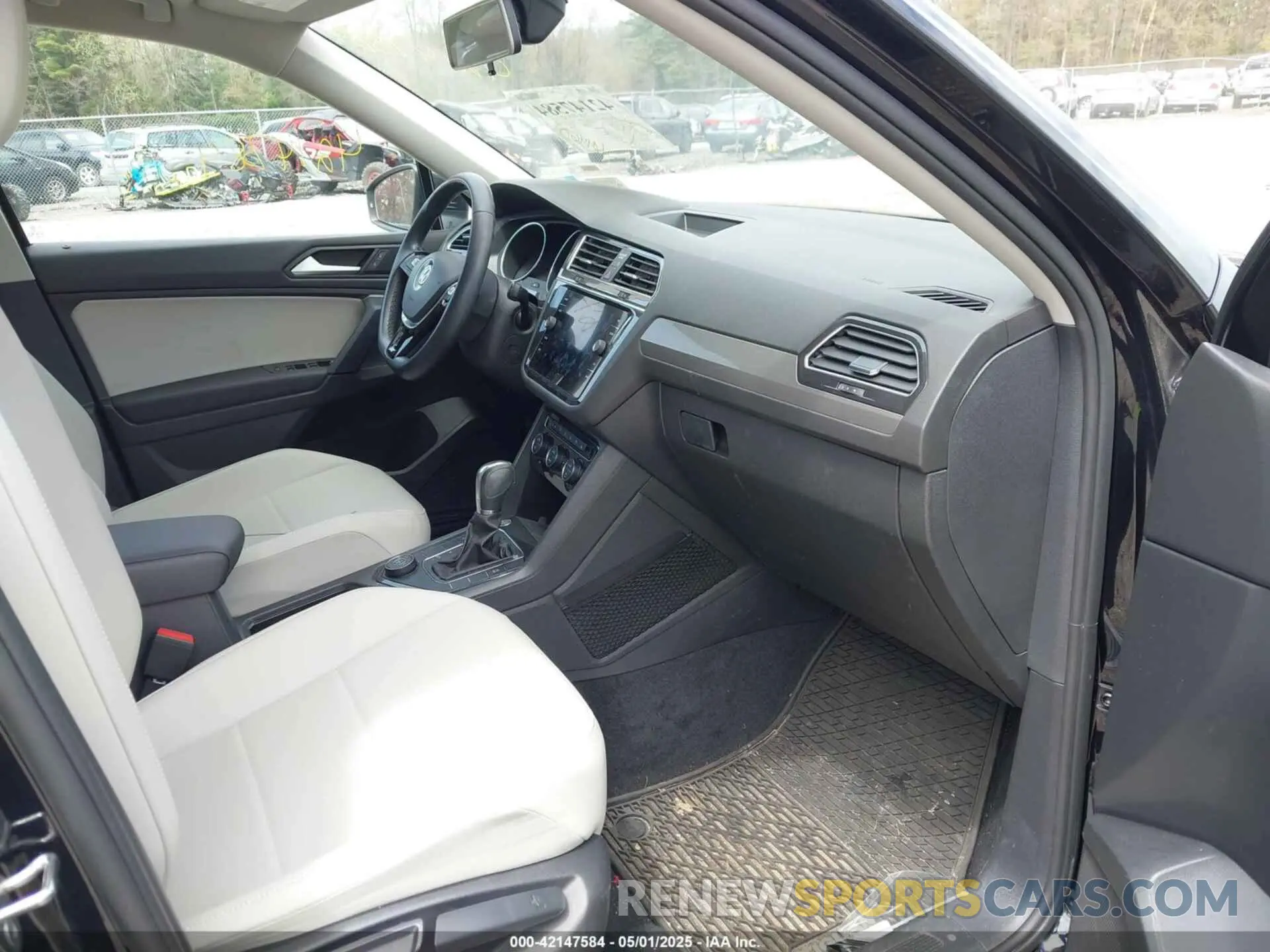 5 fotografías del automóvil dañado 3VV2B7AX7KM174382 VOLKSWAGEN TIGUAN 2019