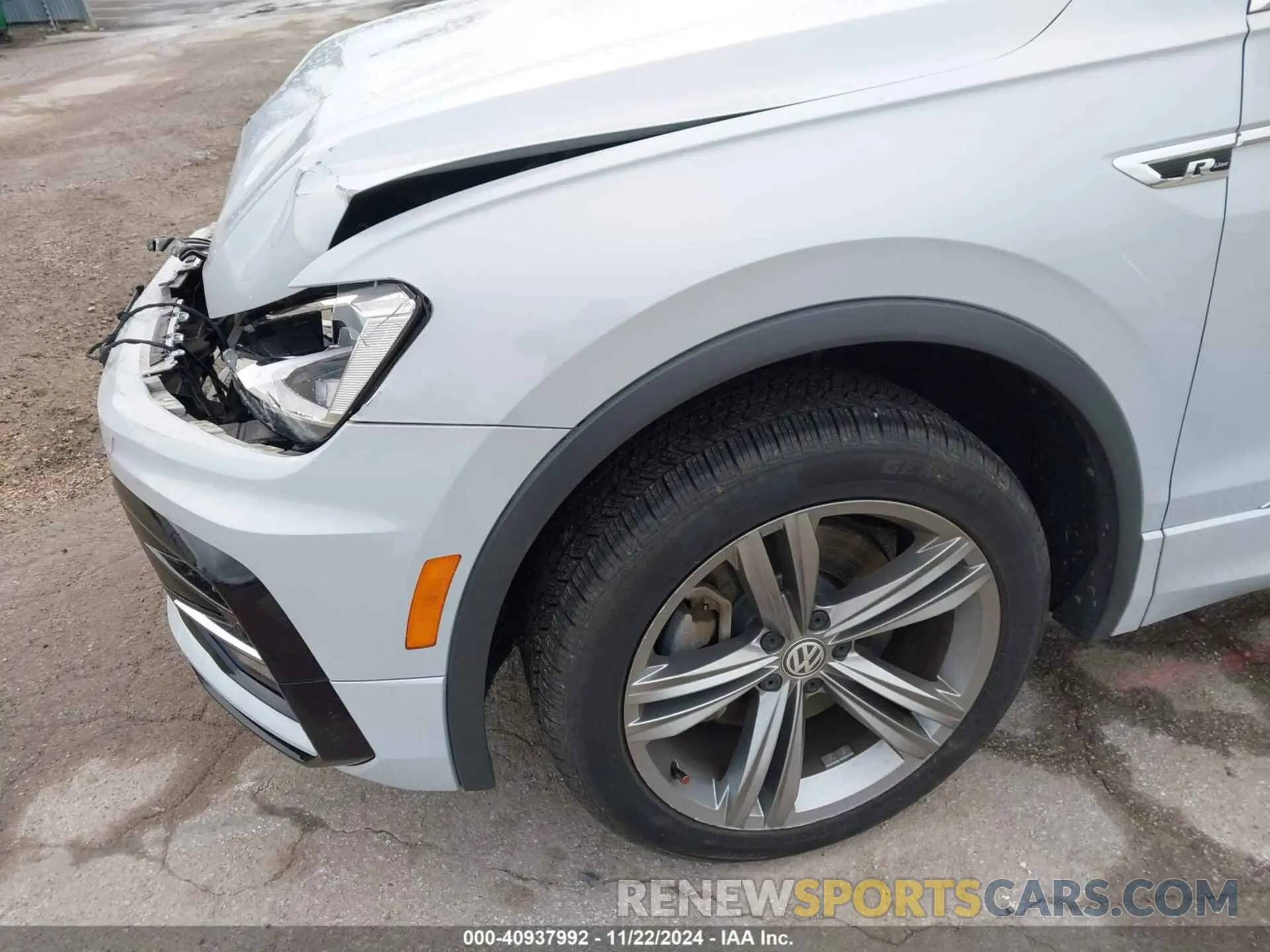 19 fotografías del automóvil dañado 3VV2B7AX8KM025169 VOLKSWAGEN TIGUAN 2019