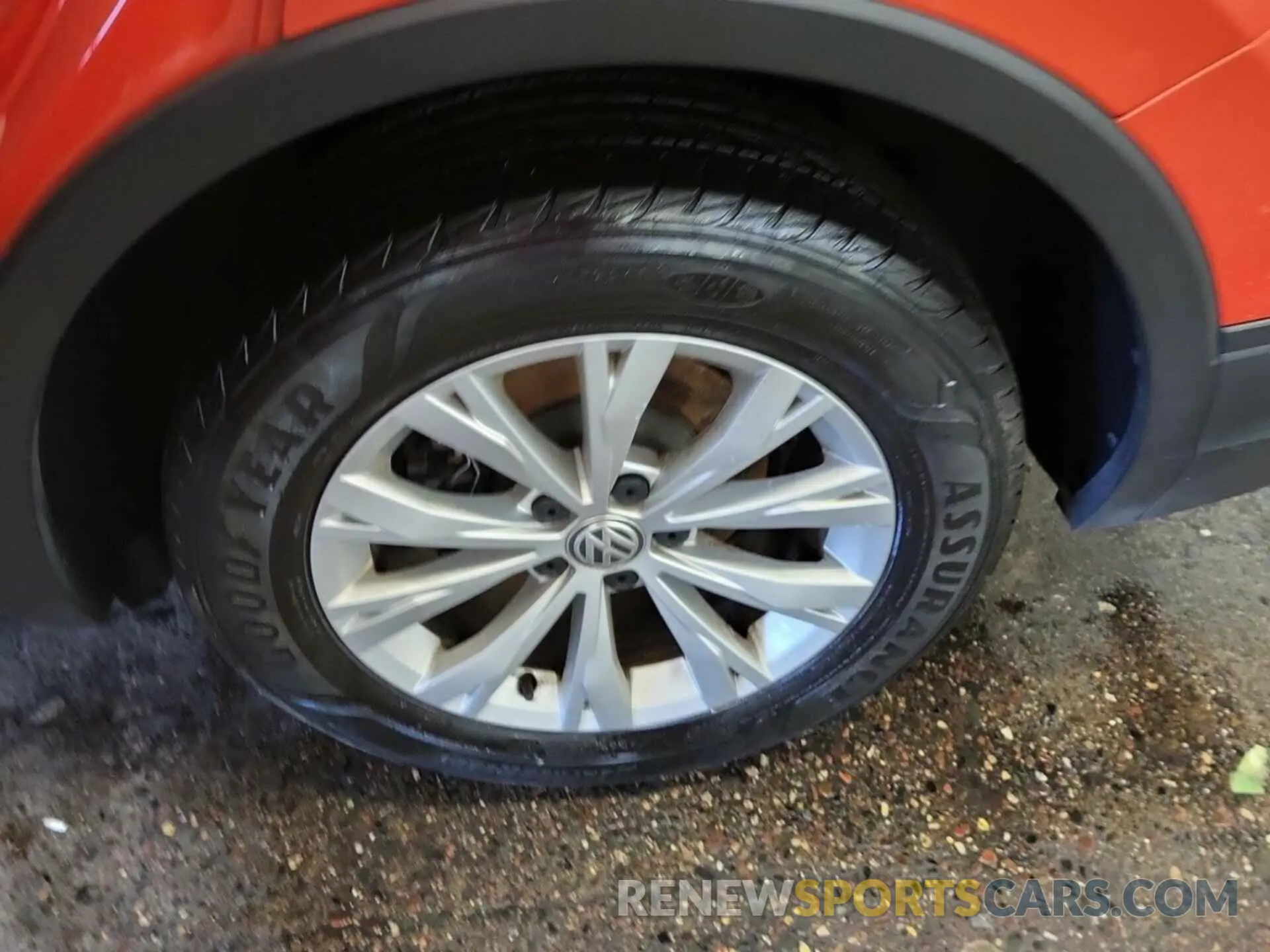 15 fotografías del automóvil dañado 3VV2B7AXXKM040000 VOLKSWAGEN TIGUAN 2019