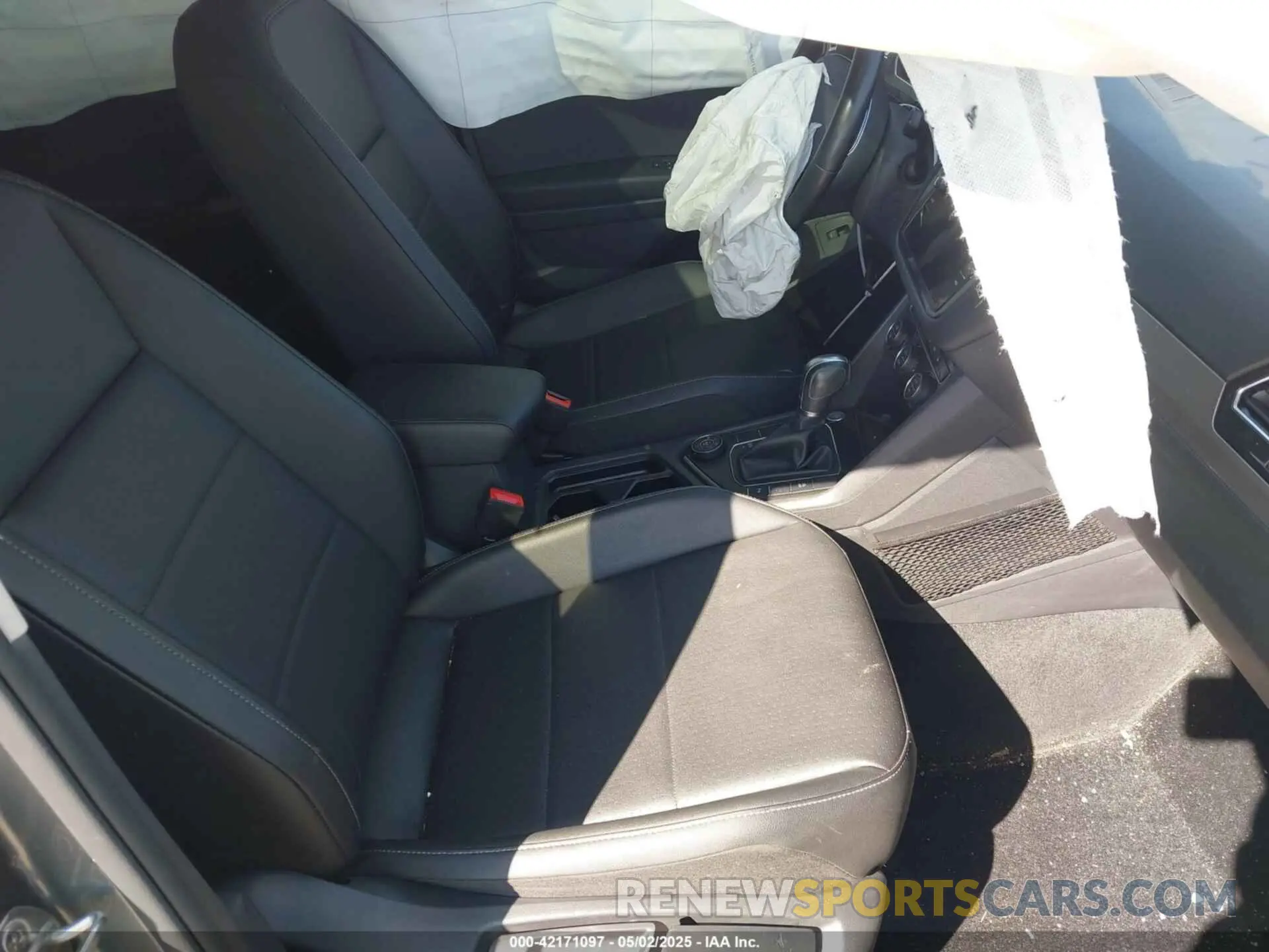 5 fotografías del automóvil dañado 3VV2B7AXXKM084286 VOLKSWAGEN TIGUAN 2019