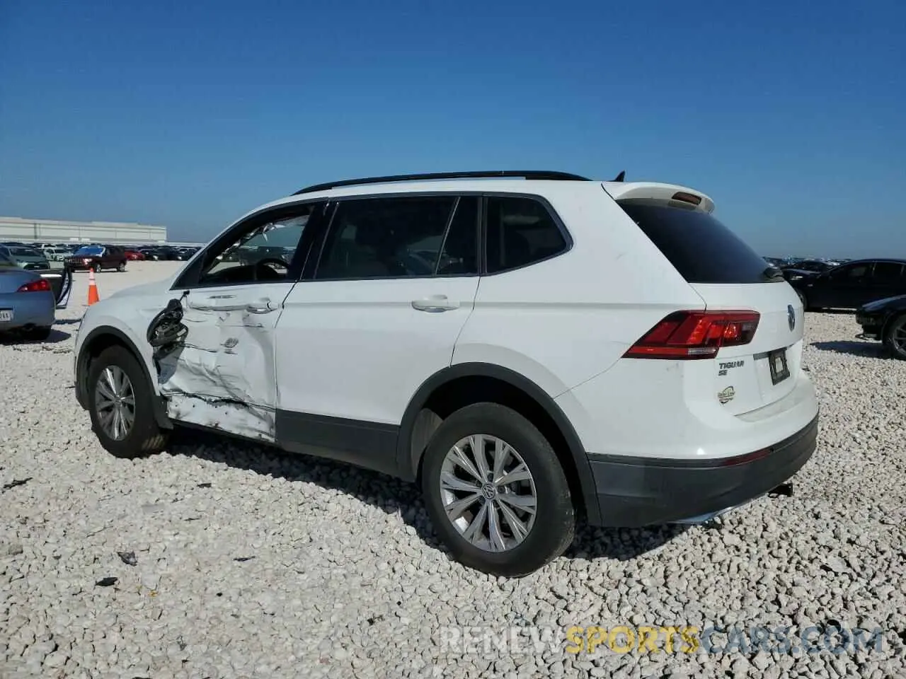 2 fotografías del automóvil dañado 3VV3B7AX0KM028457 VOLKSWAGEN TIGUAN 2019