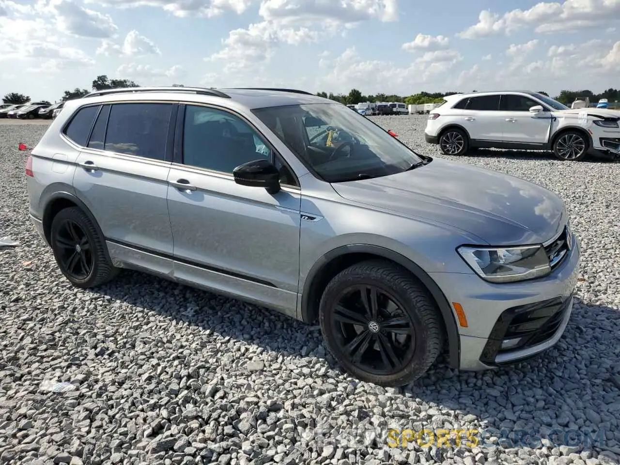 4 fotografías del automóvil dañado 3VV3B7AX0KM169125 VOLKSWAGEN TIGUAN 2019