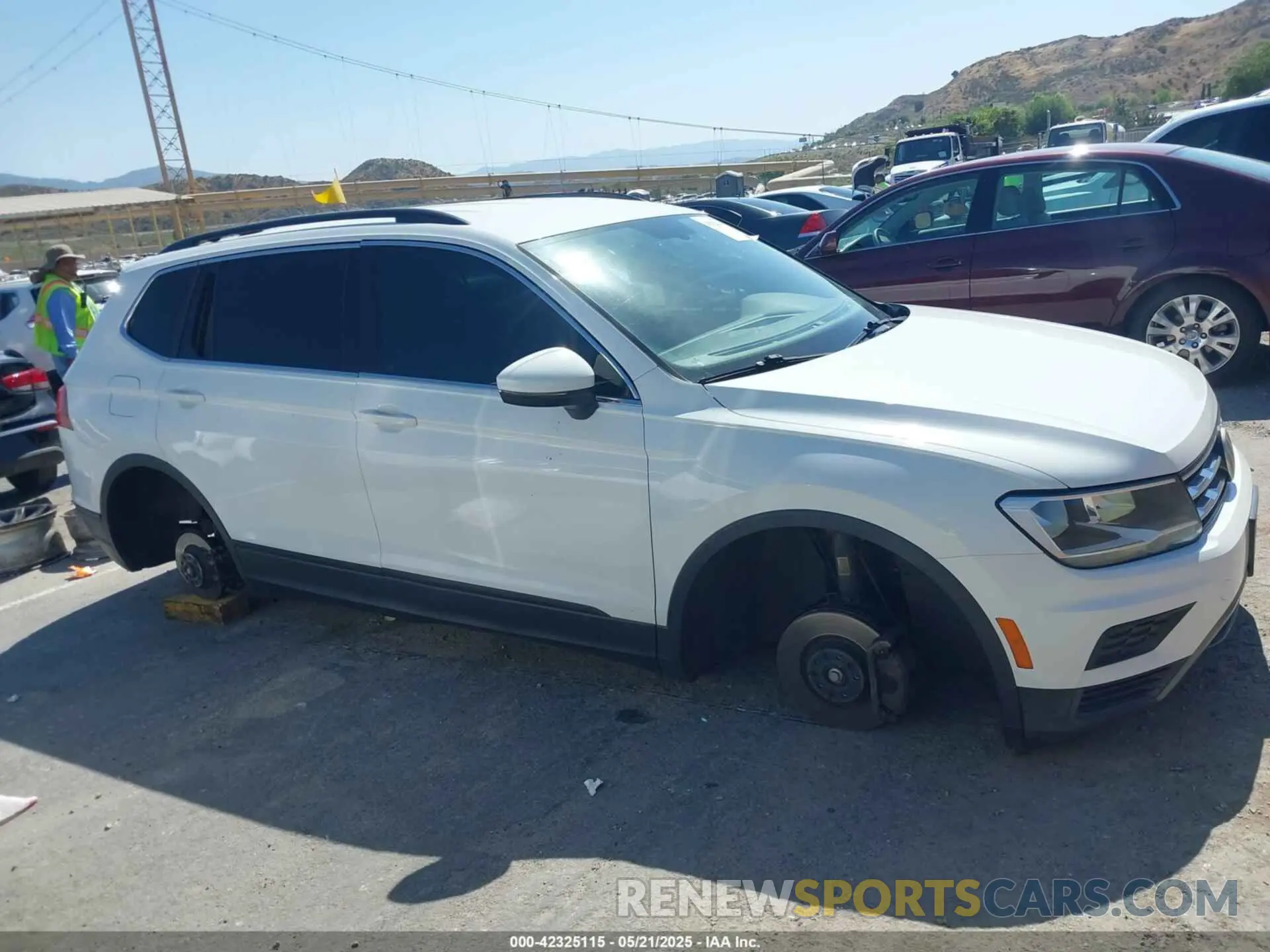 12 fotografías del automóvil dañado 3VV3B7AX2KM028928 VOLKSWAGEN TIGUAN 2019