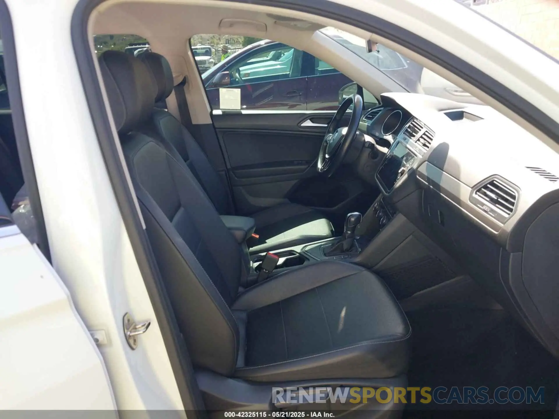 5 fotografías del automóvil dañado 3VV3B7AX2KM028928 VOLKSWAGEN TIGUAN 2019