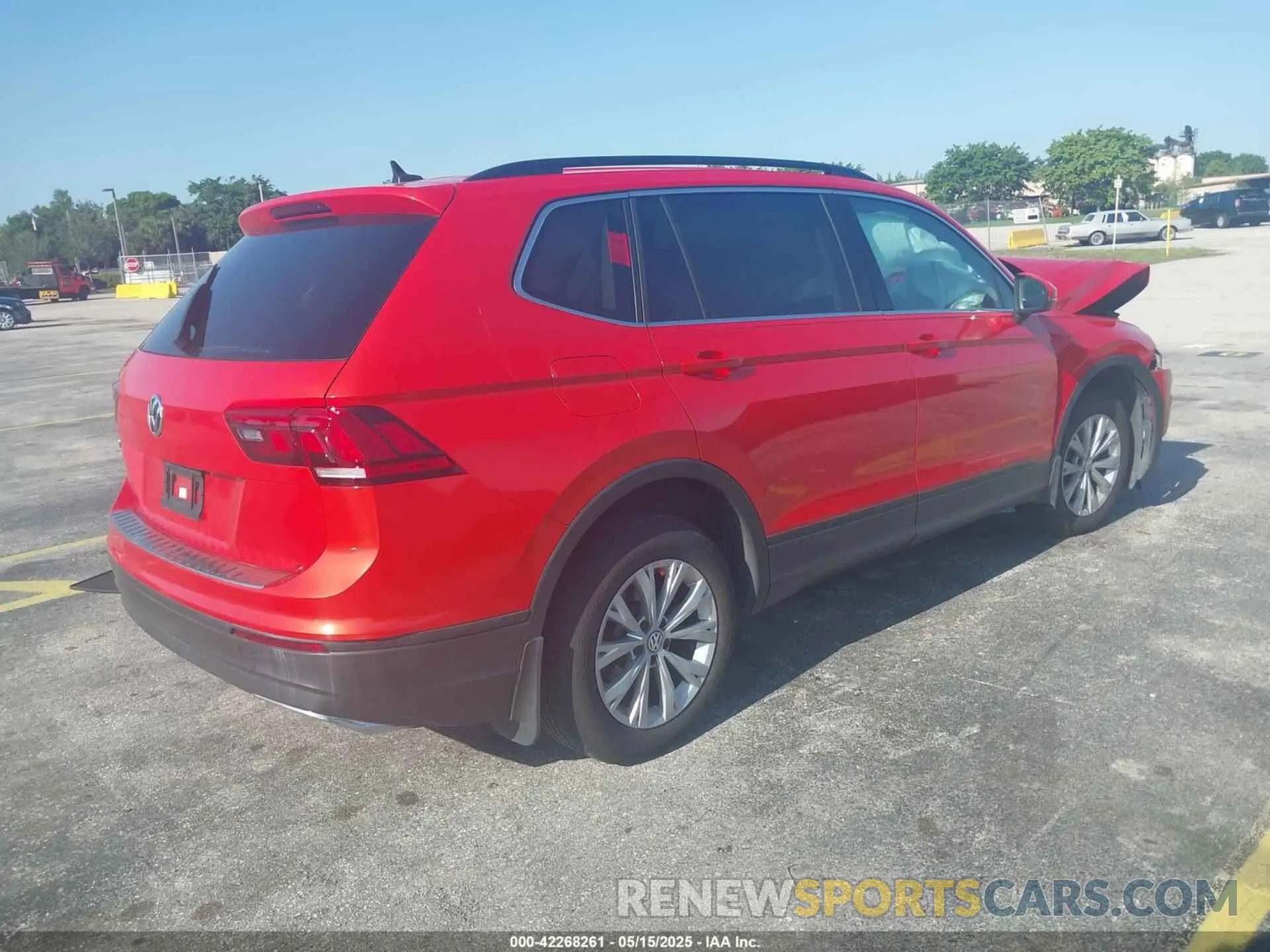 4 fotografías del automóvil dañado 3VV3B7AX2KM060679 VOLKSWAGEN TIGUAN 2019