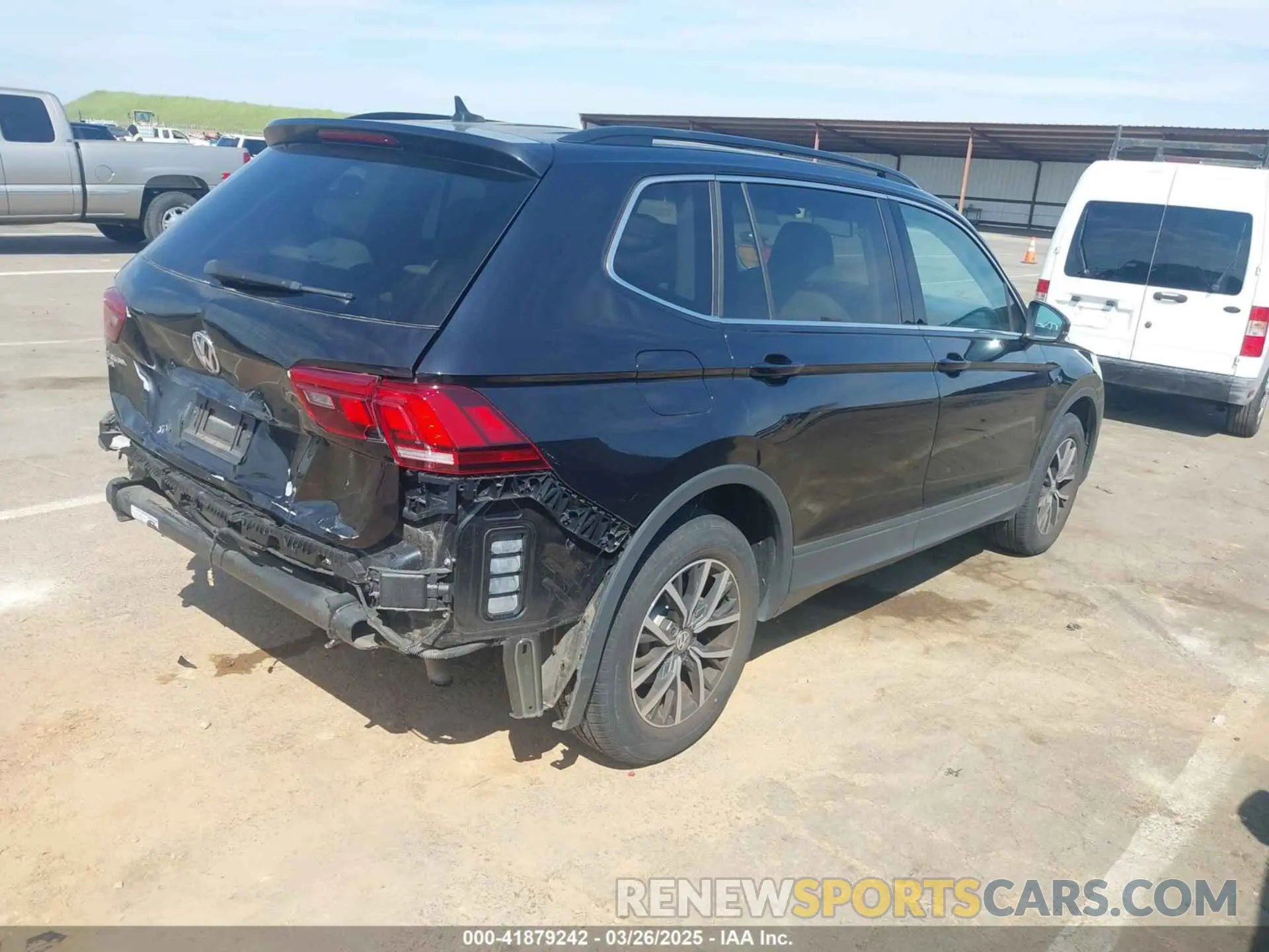 4 fotografías del automóvil dañado 3VV3B7AX2KM147806 VOLKSWAGEN TIGUAN 2019