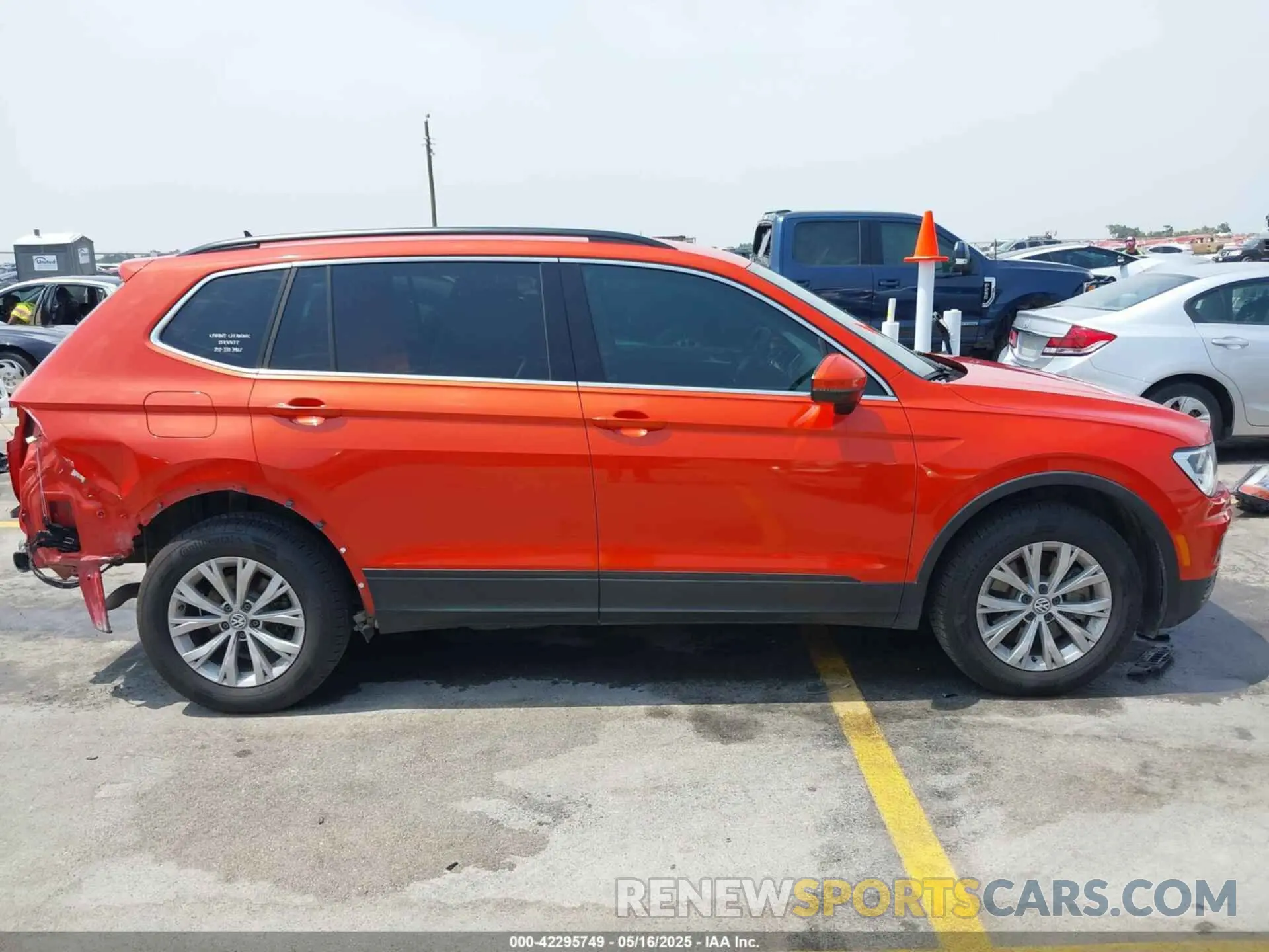14 fotografías del automóvil dañado 3VV3B7AX4KM045617 VOLKSWAGEN TIGUAN 2019