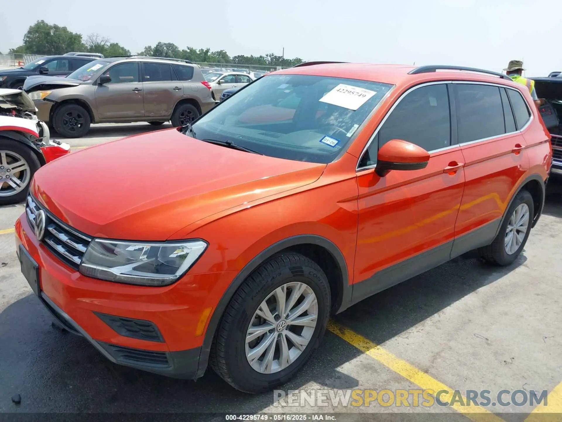 2 fotografías del automóvil dañado 3VV3B7AX4KM045617 VOLKSWAGEN TIGUAN 2019