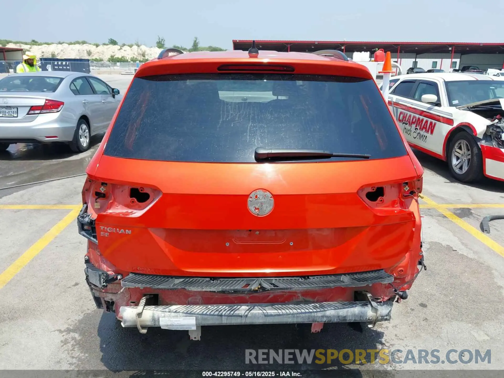 6 fotografías del automóvil dañado 3VV3B7AX4KM045617 VOLKSWAGEN TIGUAN 2019