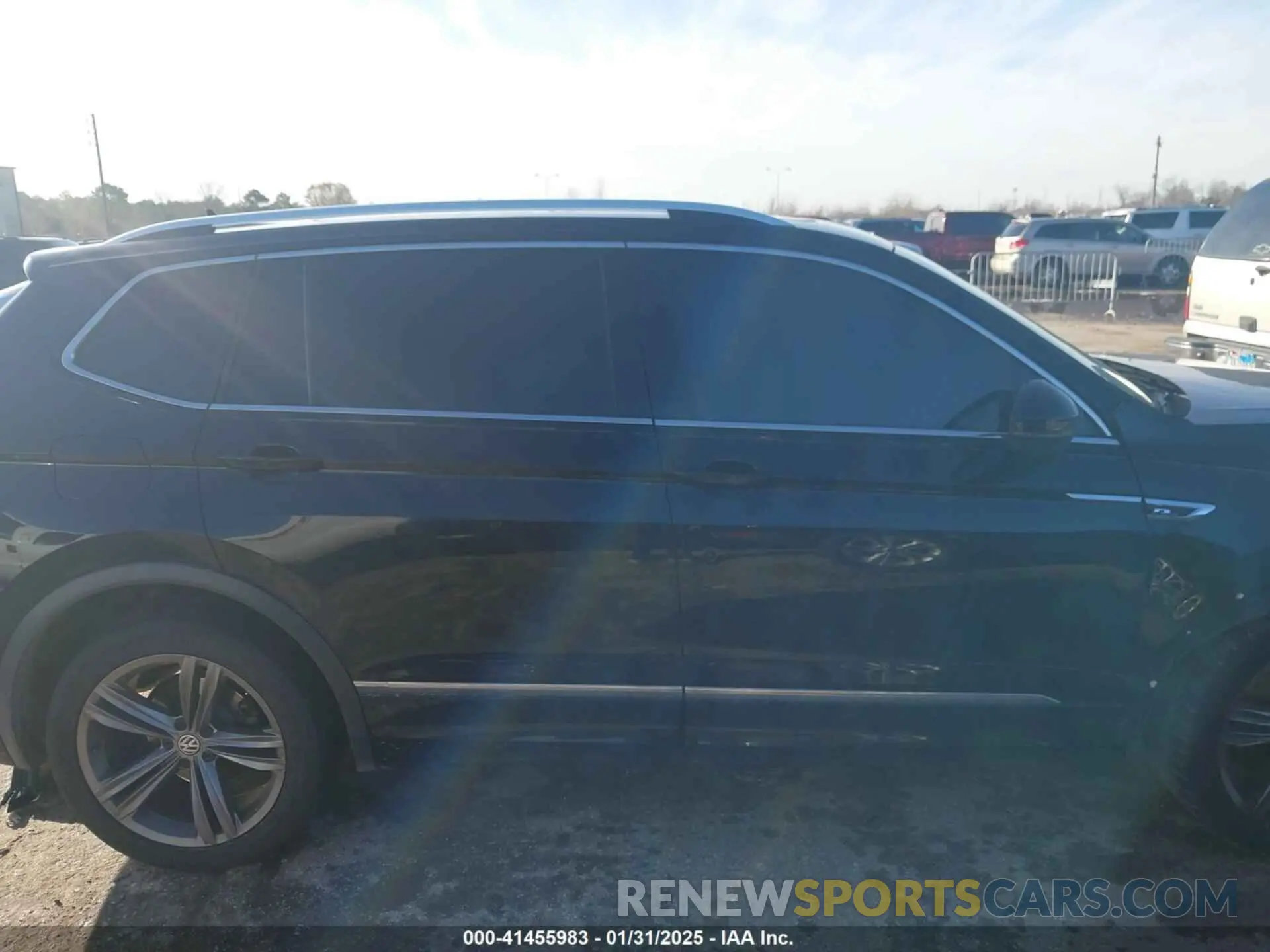 13 fotografías del automóvil dañado 3VV3B7AX4KM052633 VOLKSWAGEN TIGUAN 2019