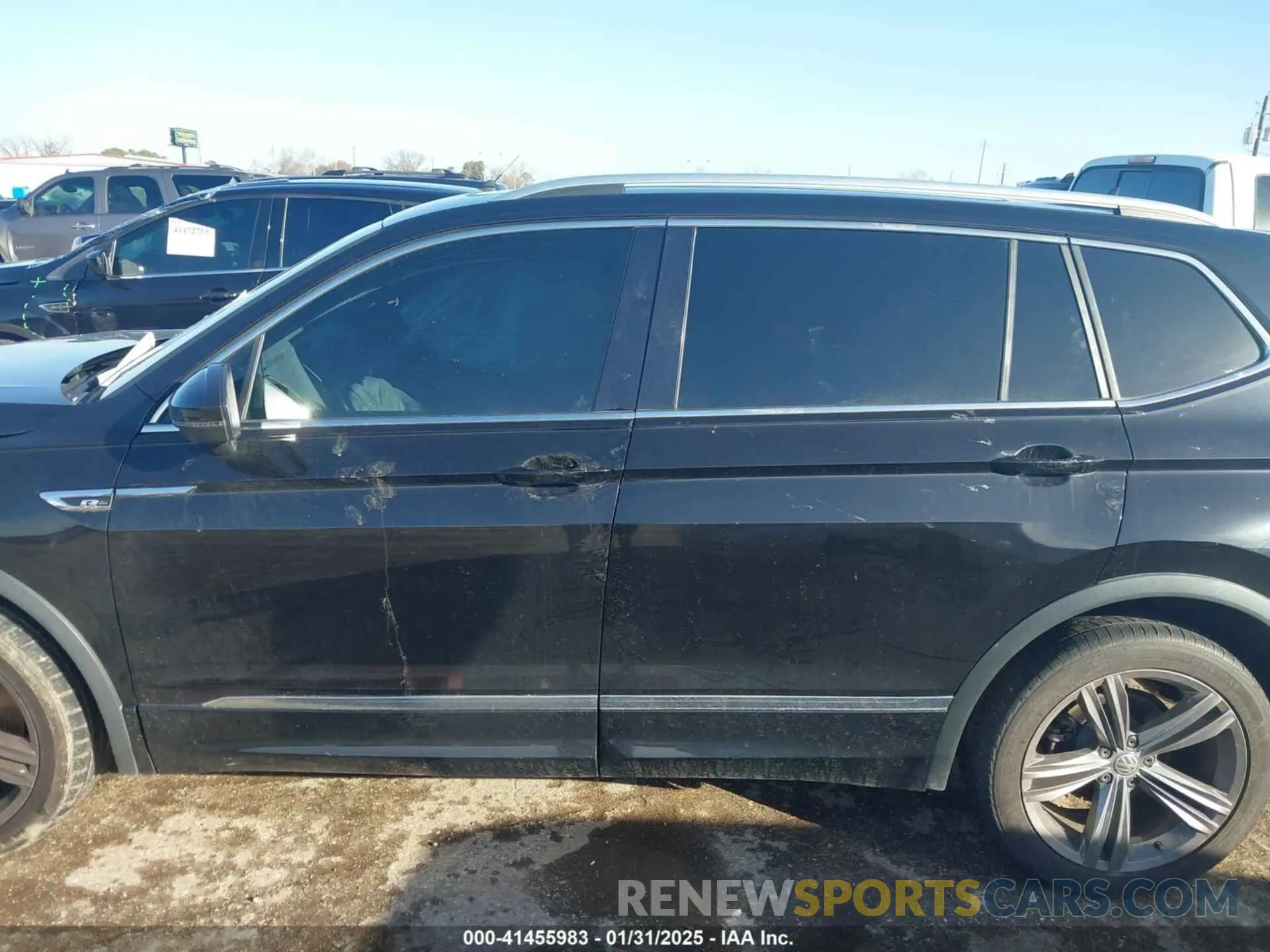 14 fotografías del automóvil dañado 3VV3B7AX4KM052633 VOLKSWAGEN TIGUAN 2019