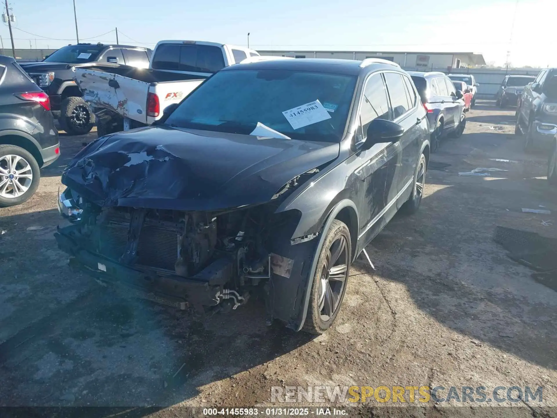 2 fotografías del automóvil dañado 3VV3B7AX4KM052633 VOLKSWAGEN TIGUAN 2019