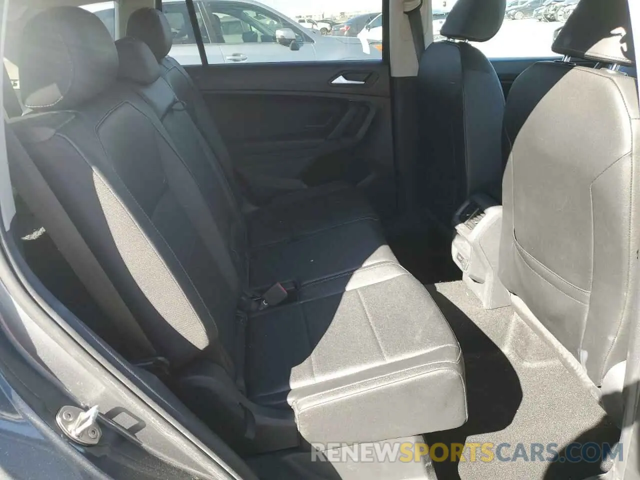 12 fotografías del automóvil dañado 3VV3B7AX4KM143031 VOLKSWAGEN TIGUAN 2019