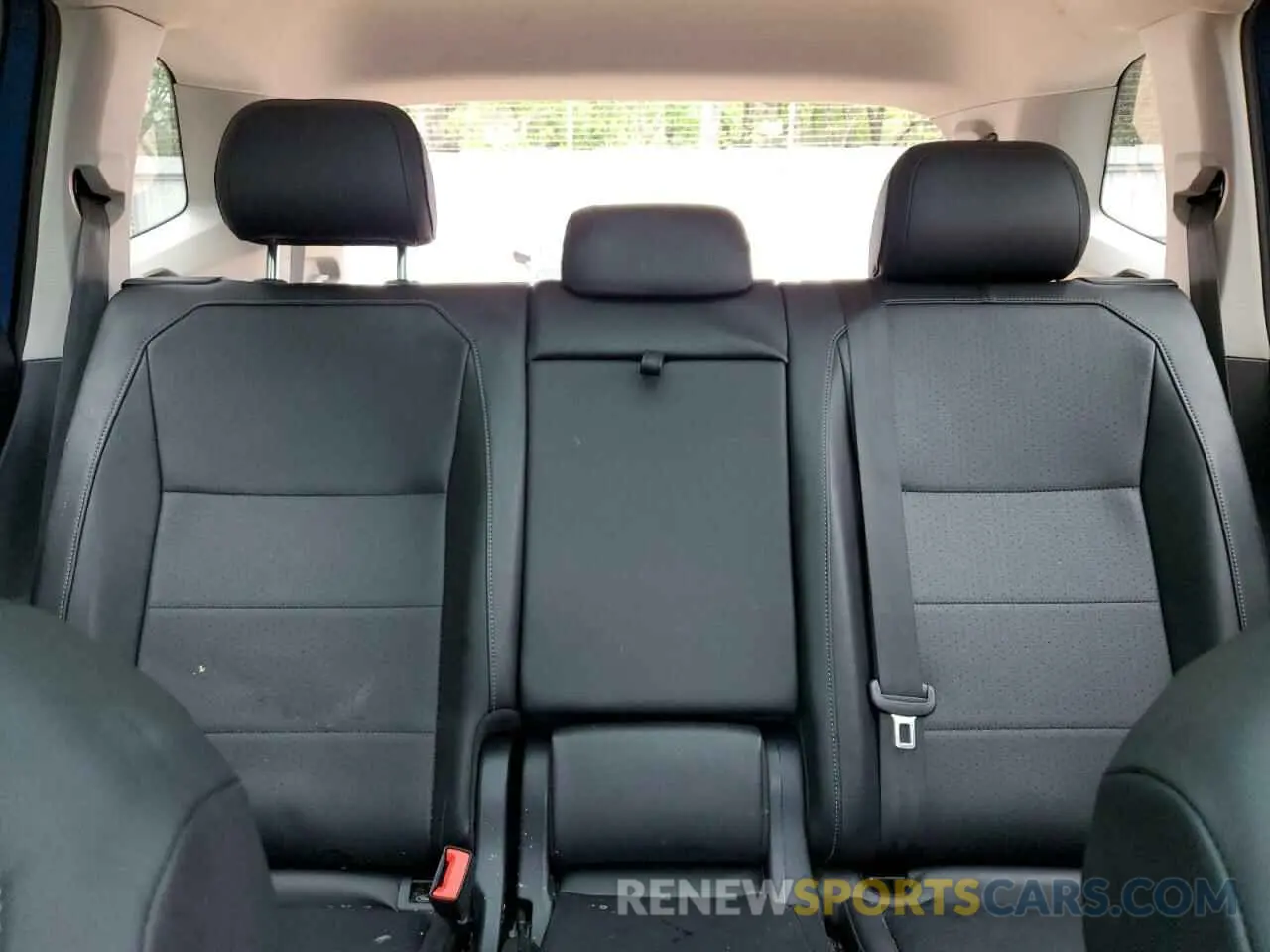 10 fotografías del automóvil dañado 3VV3B7AX5KM181870 VOLKSWAGEN TIGUAN 2019