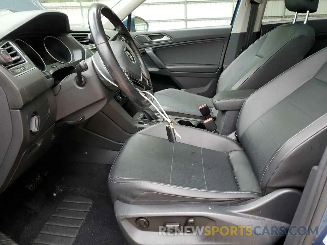 7 fotografías del automóvil dañado 3VV3B7AX5KM181870 VOLKSWAGEN TIGUAN 2019