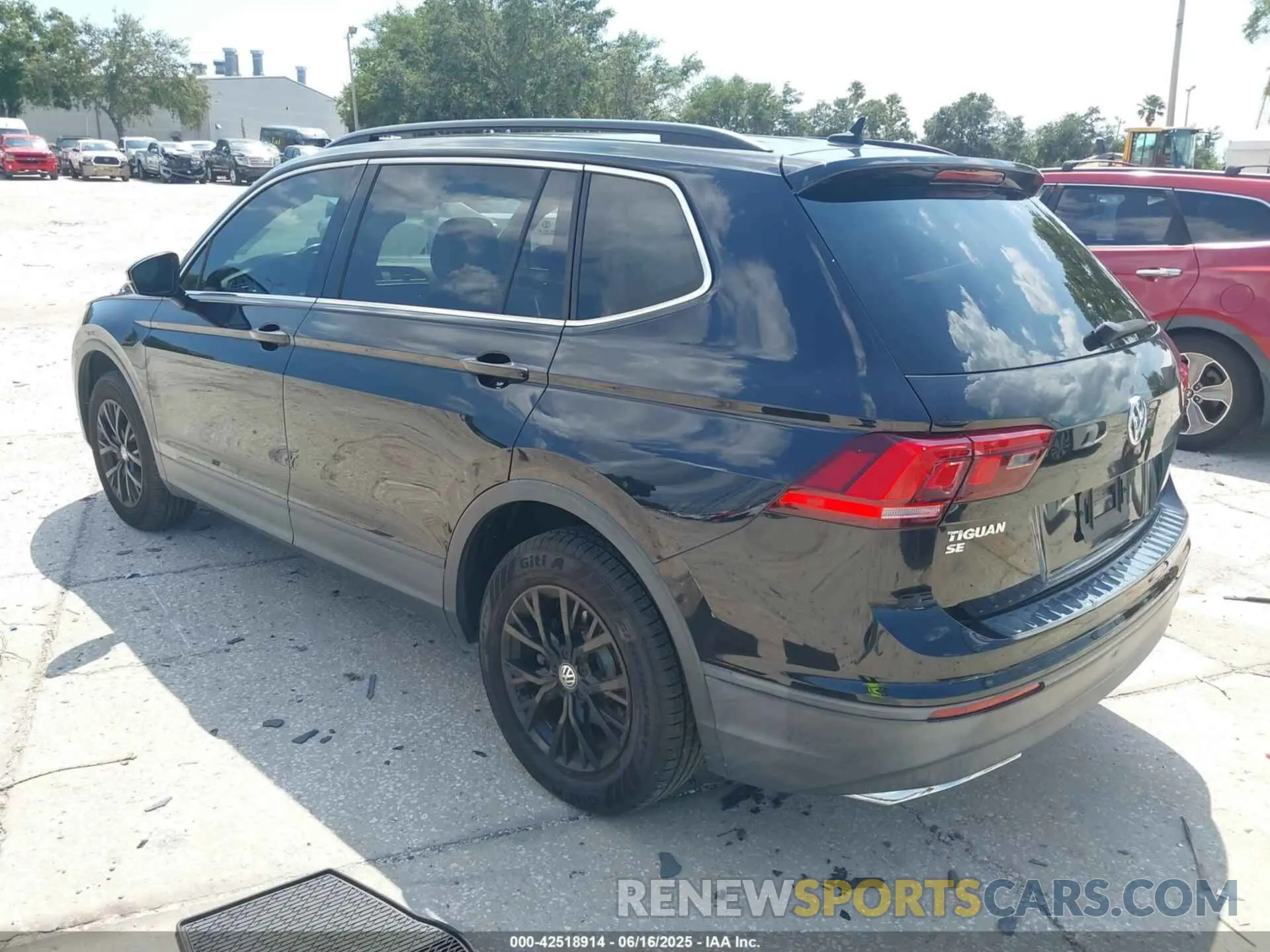 3 fotografías del automóvil dañado 3VV3B7AX6KM098772 VOLKSWAGEN TIGUAN 2019